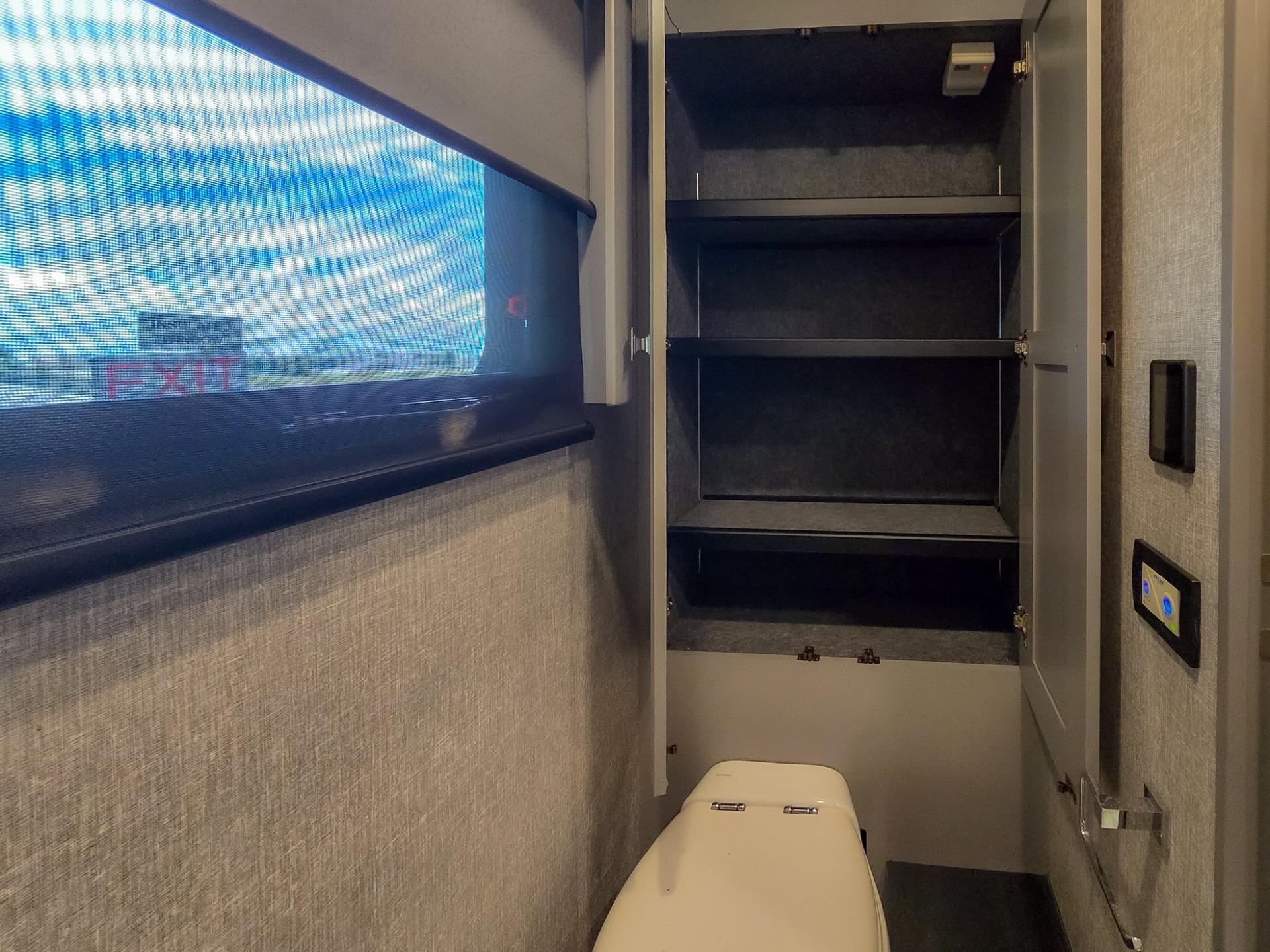 2024 Fleetwood RV 2024 Fleetwood RV Discovery LXE - thumbnail 69