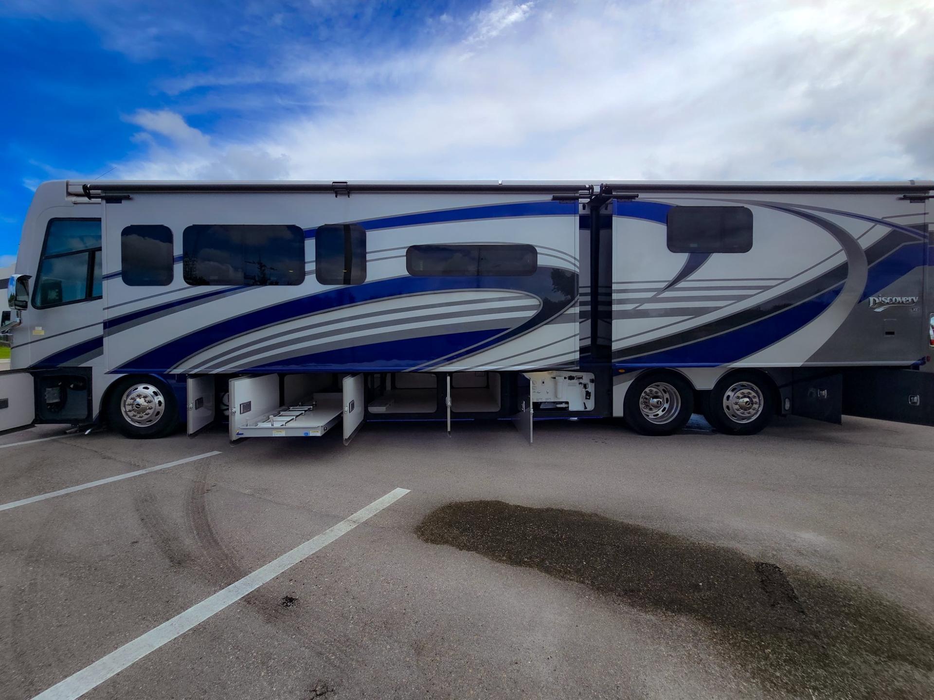 2024 Fleetwood RV 2024 Fleetwood RV Discovery LXE - thumbnail 81