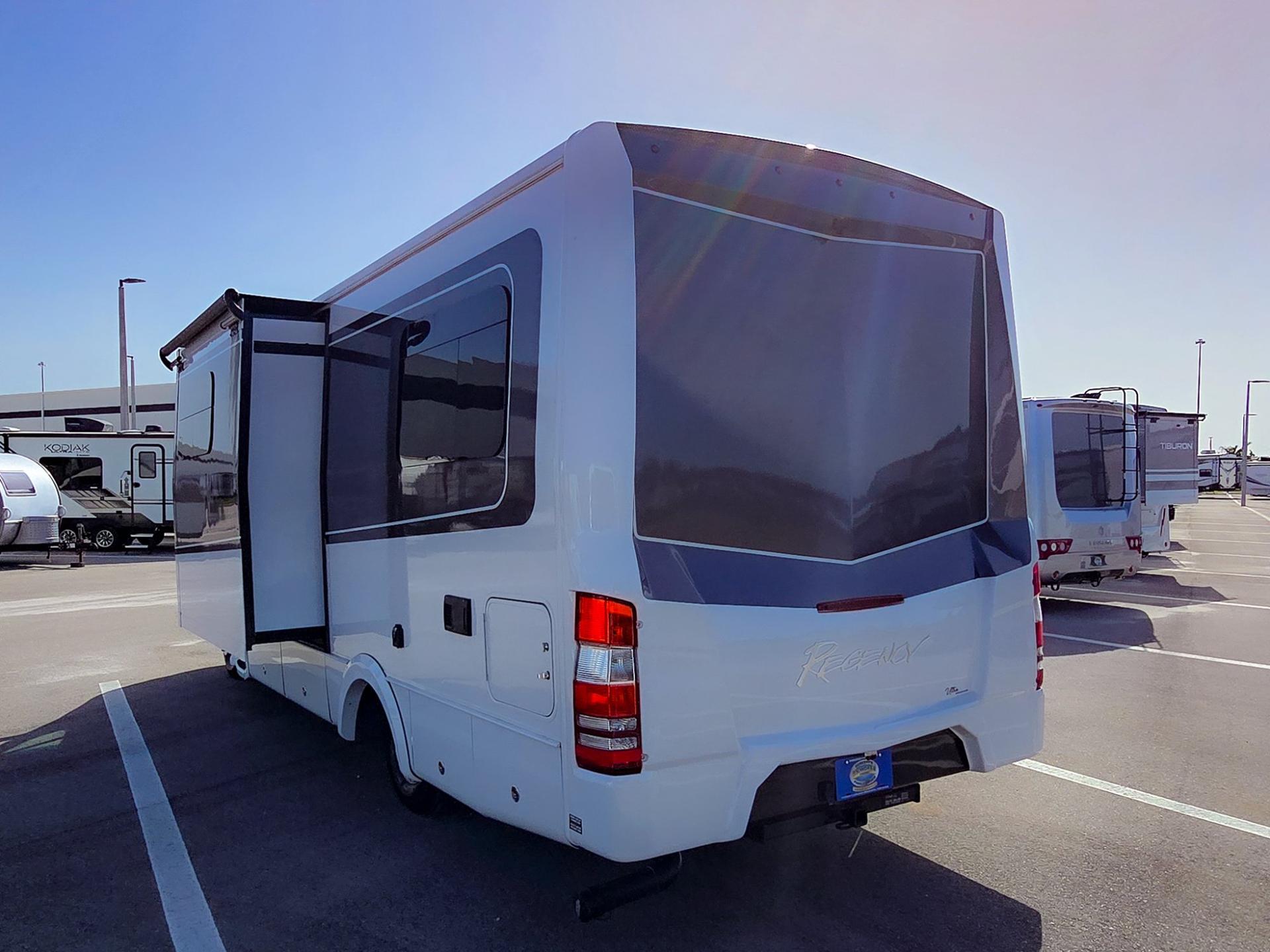 2023 Regency RV 2023 Regency RV Ultra Brougham - thumbnail 5