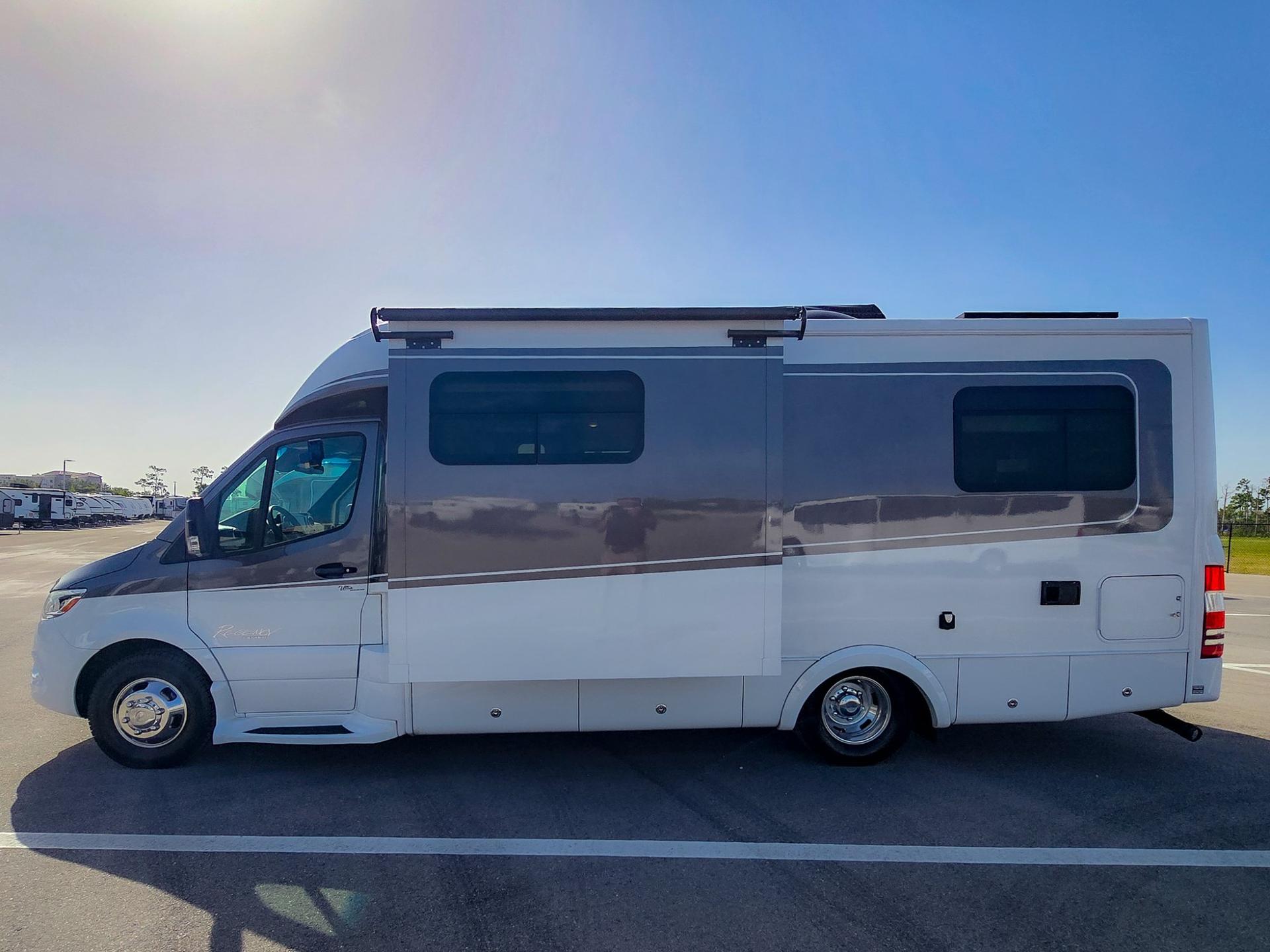 2023 Regency RV 2023 Regency RV Ultra Brougham - thumbnail 6