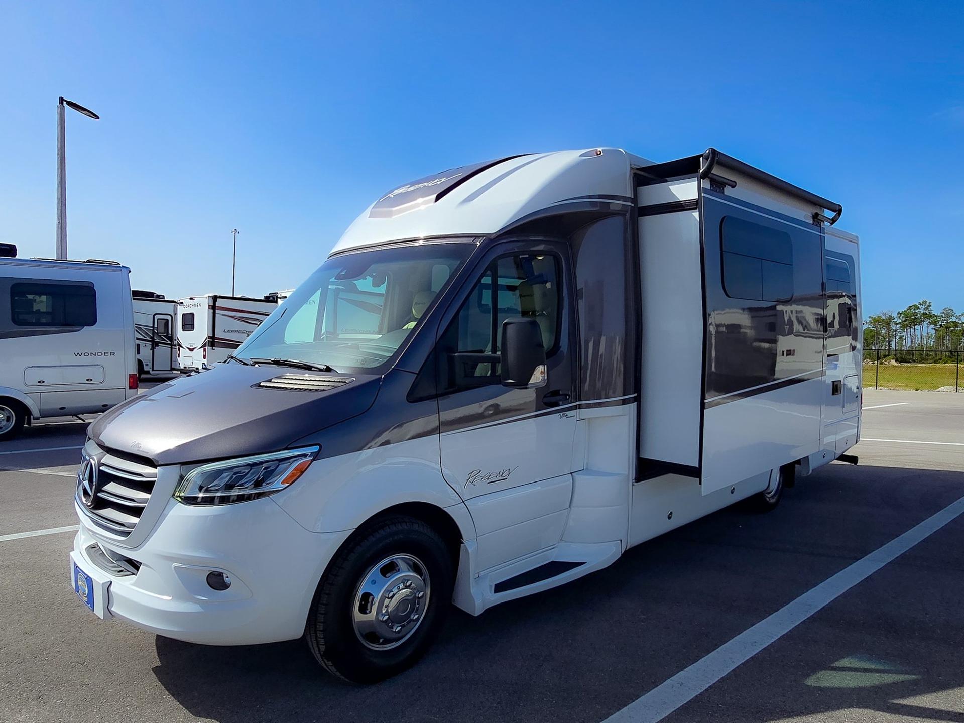 2023 Regency RV 2023 Regency RV Ultra Brougham - thumbnail 7