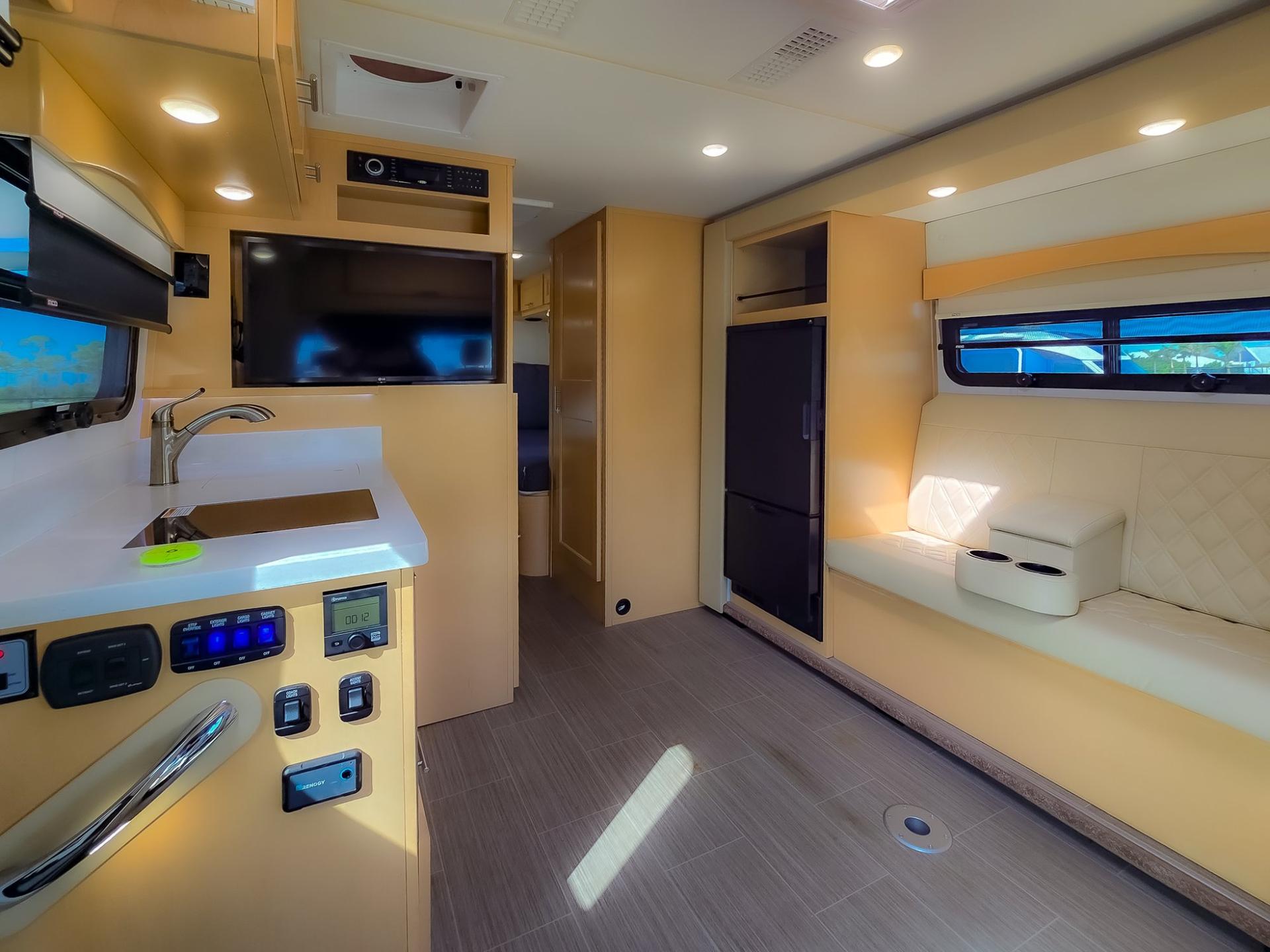 2023 Regency RV 2023 Regency RV Ultra Brougham - thumbnail 10