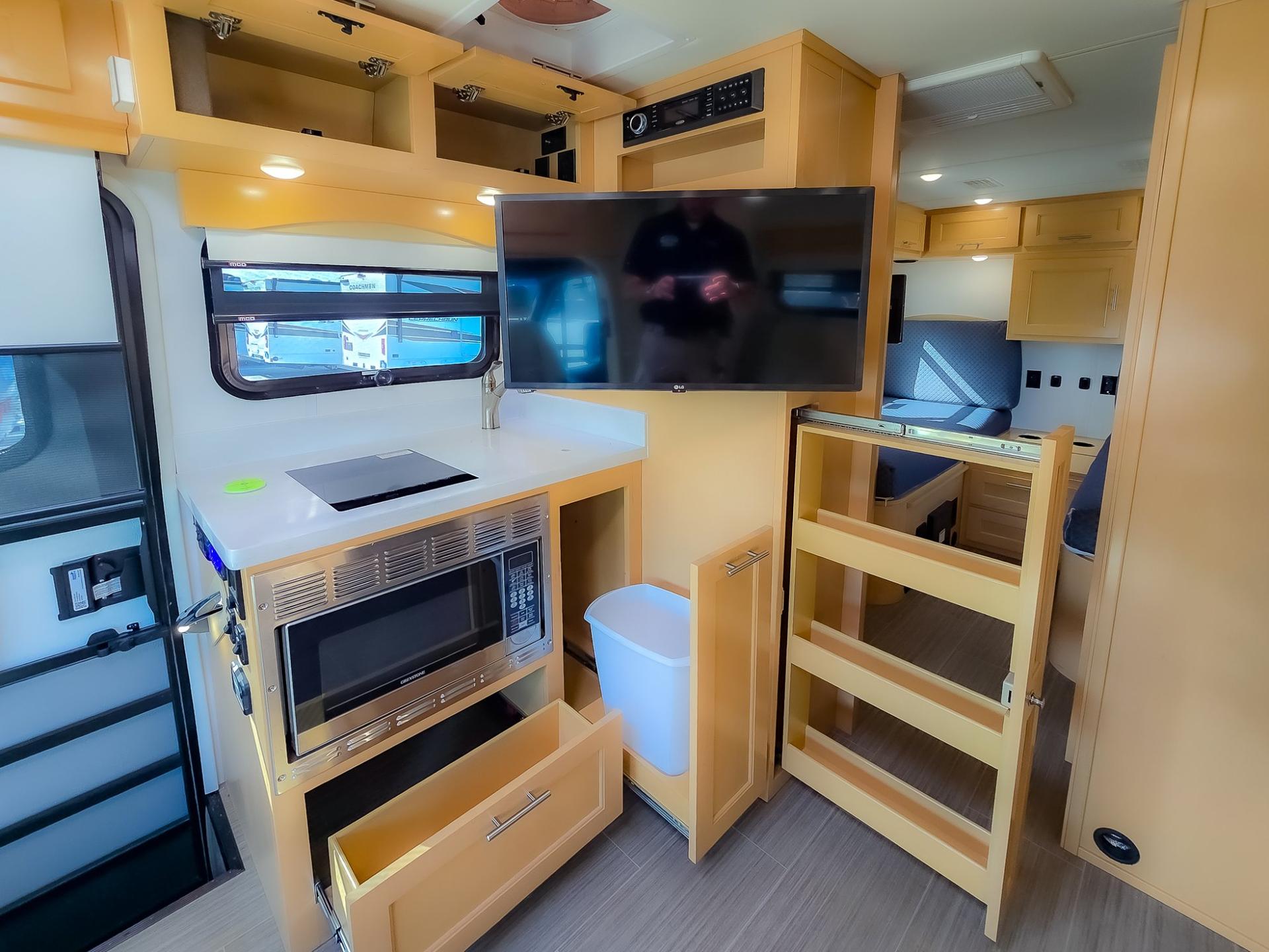 2023 Regency RV 2023 Regency RV Ultra Brougham - thumbnail 20