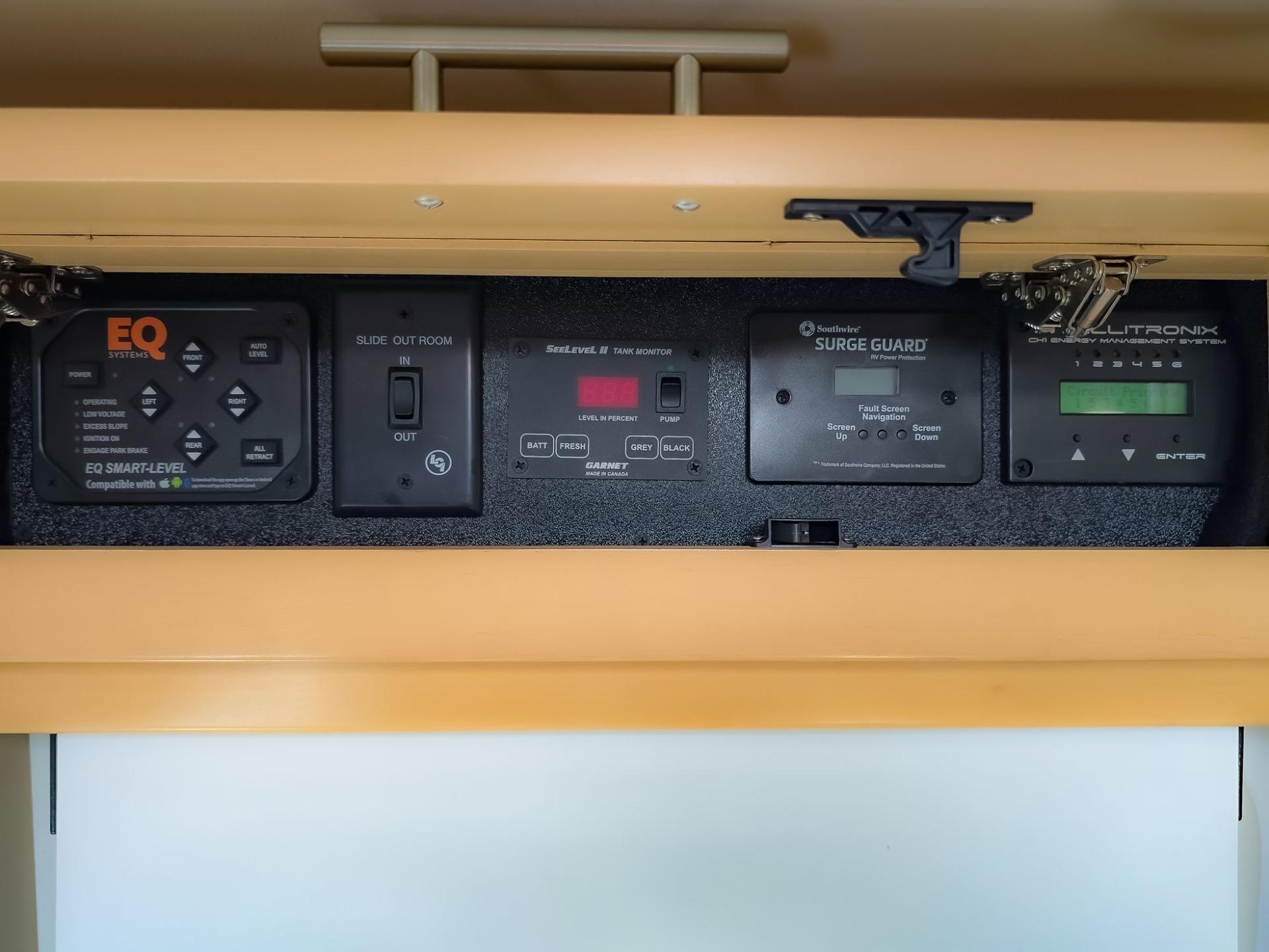 2023 Regency RV 2023 Regency RV Ultra Brougham - thumbnail 23