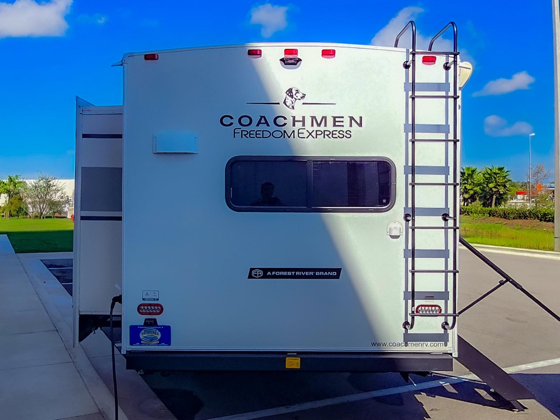 2026 Coachmen 2026 Coachmen Freedom Express Ultra-Lite - thumbnail 5