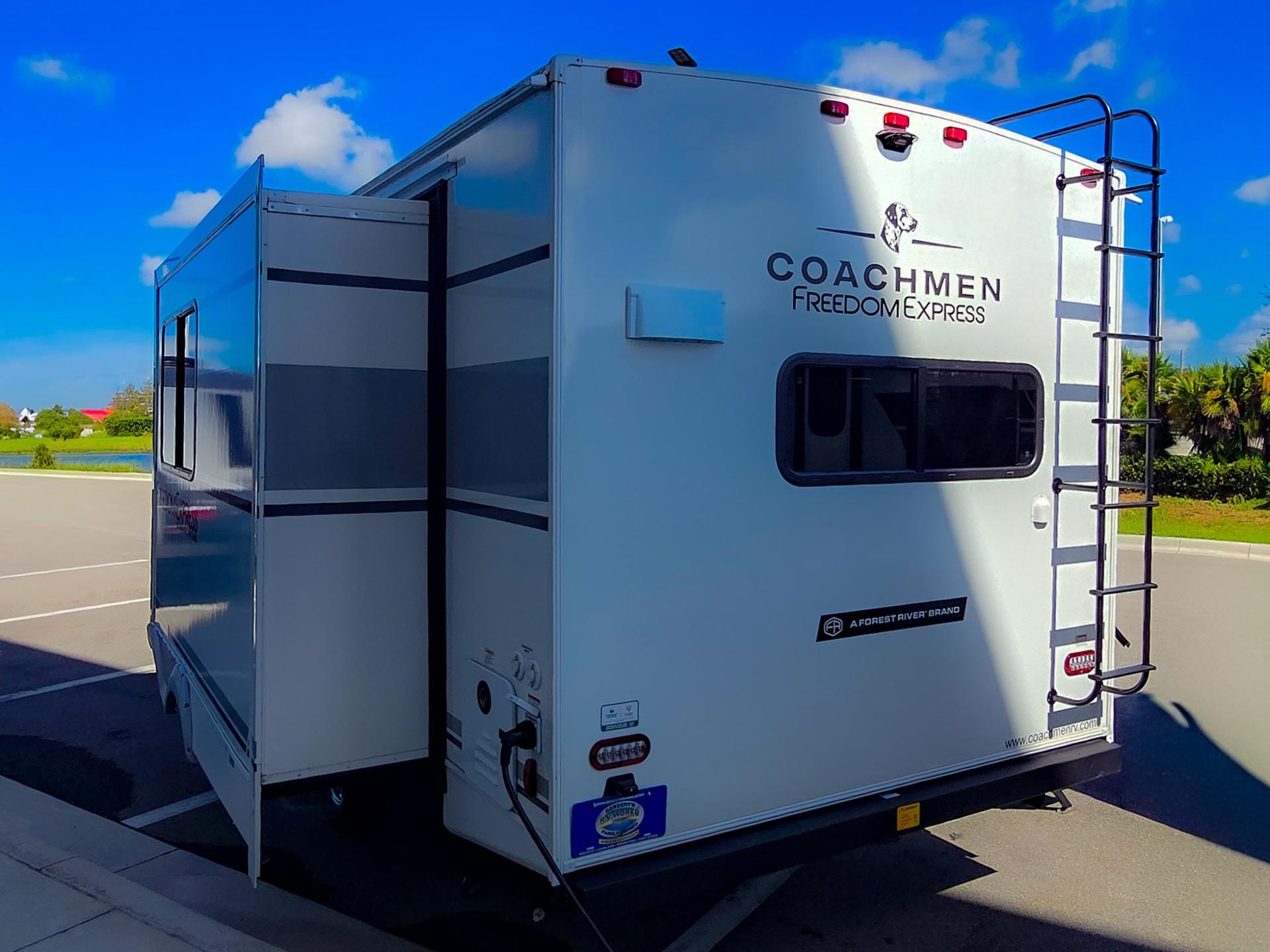 2026 Coachmen 2026 Coachmen Freedom Express Ultra-Lite - thumbnail 6