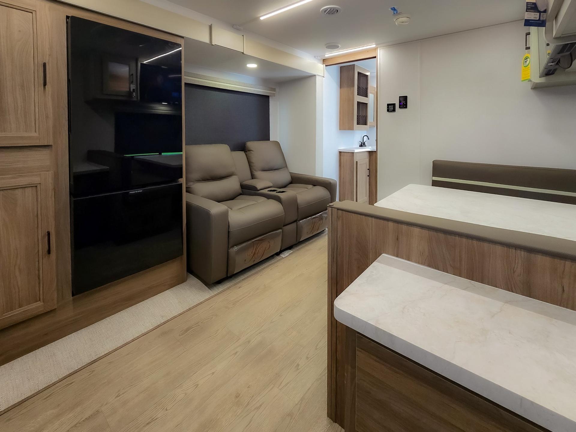 2026 Coachmen 2026 Coachmen Freedom Express Ultra-Lite - thumbnail 12