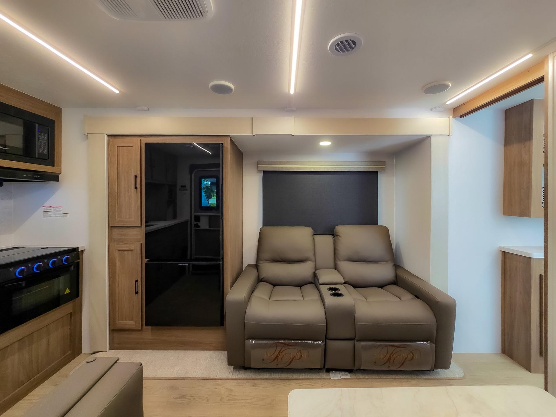 2026 Coachmen 2026 Coachmen Freedom Express Ultra-Lite - thumbnail 19