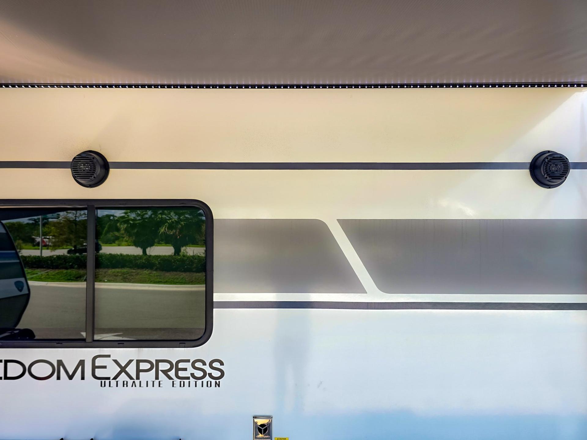 2026 Coachmen 2026 Coachmen Freedom Express Ultra-Lite - thumbnail 45