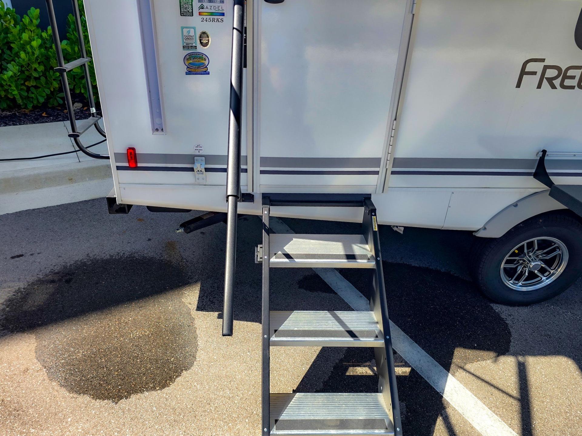 2026 Coachmen 2026 Coachmen Freedom Express Ultra-Lite - thumbnail 46