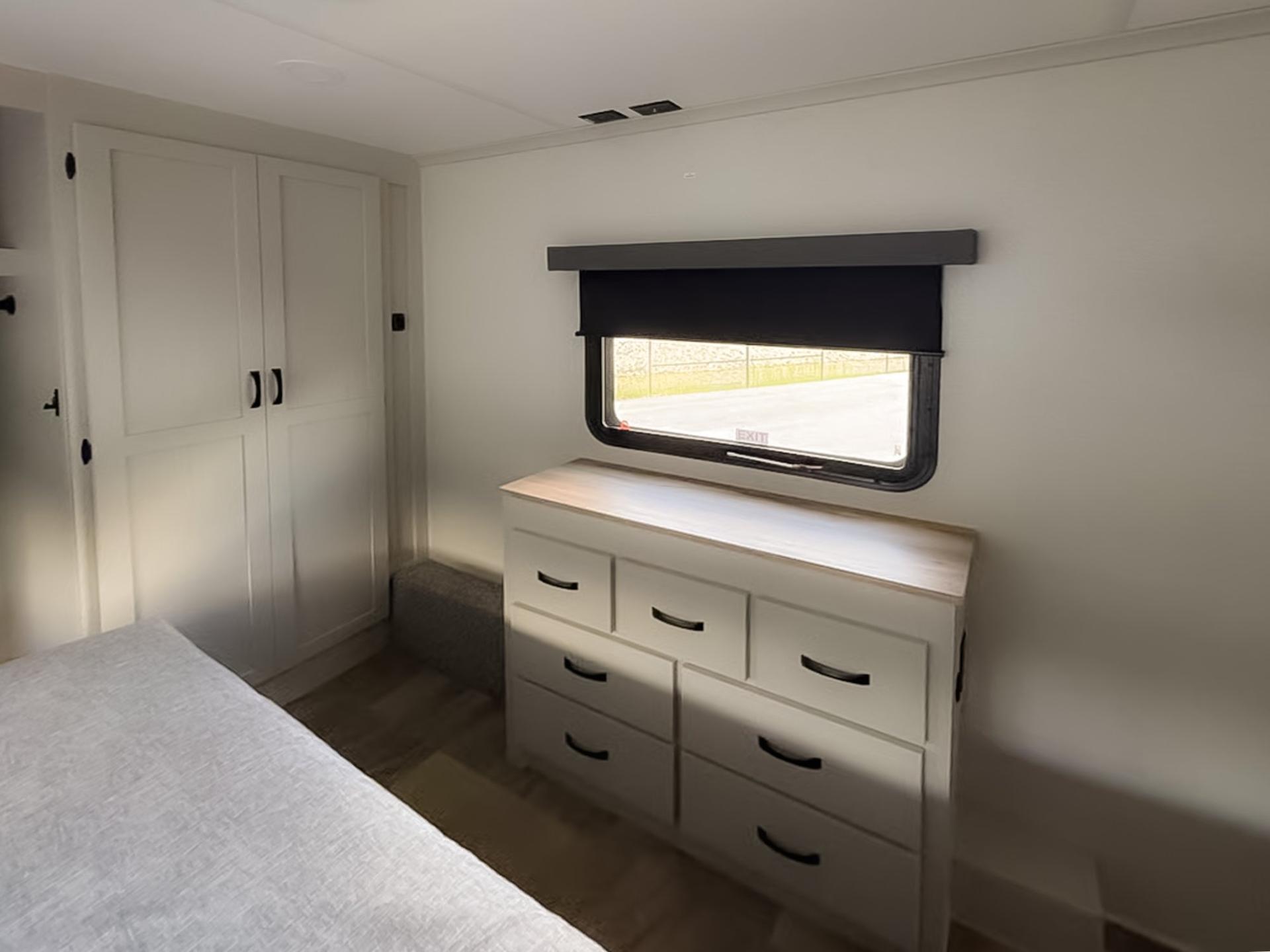 2026 Coachmen 2026 Coachmen Brookstone - thumbnail 24