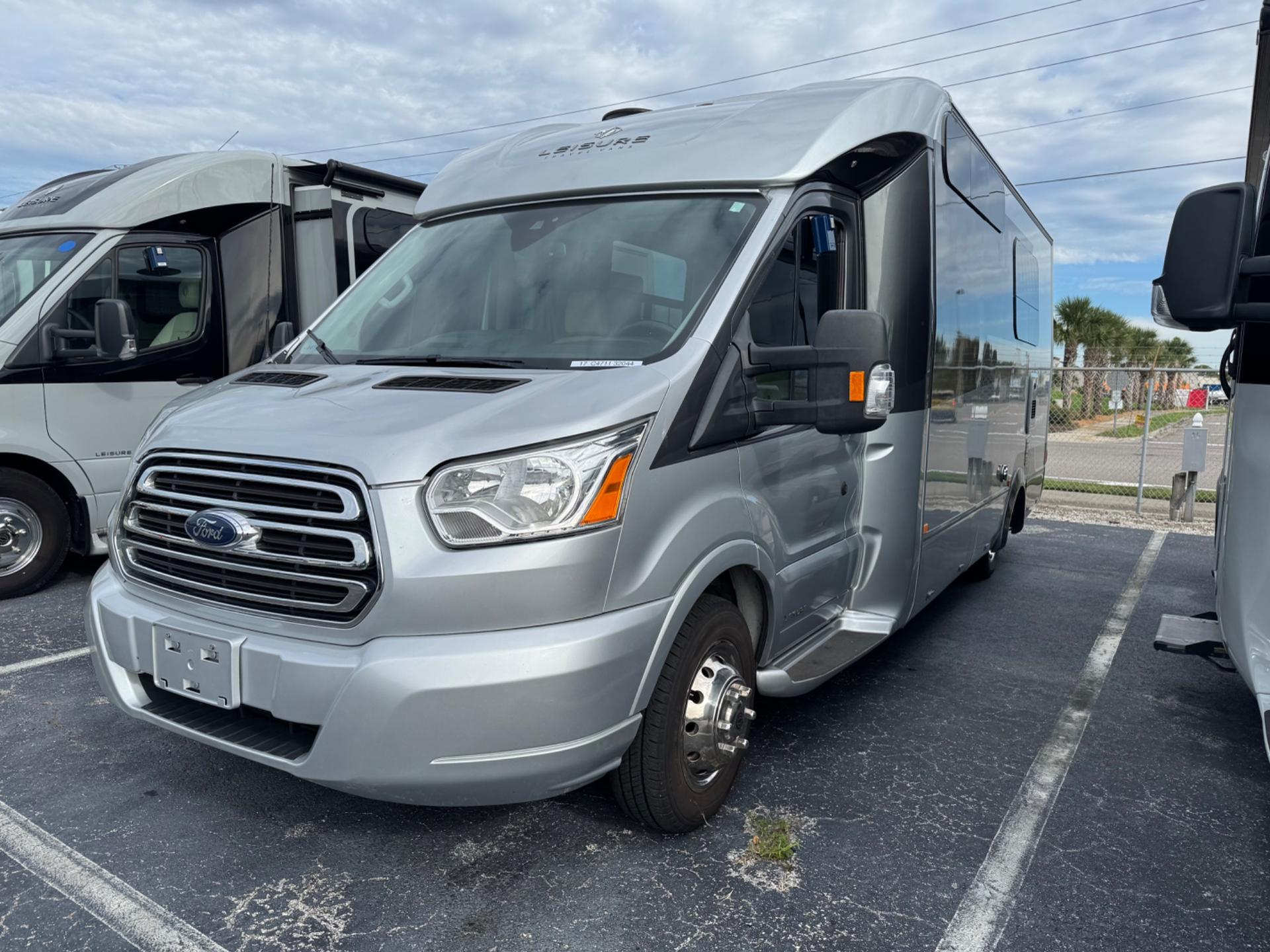 2017 Leisure Travel Vans 2017 Leisure Travel Vans Wonder - thumbnail 3