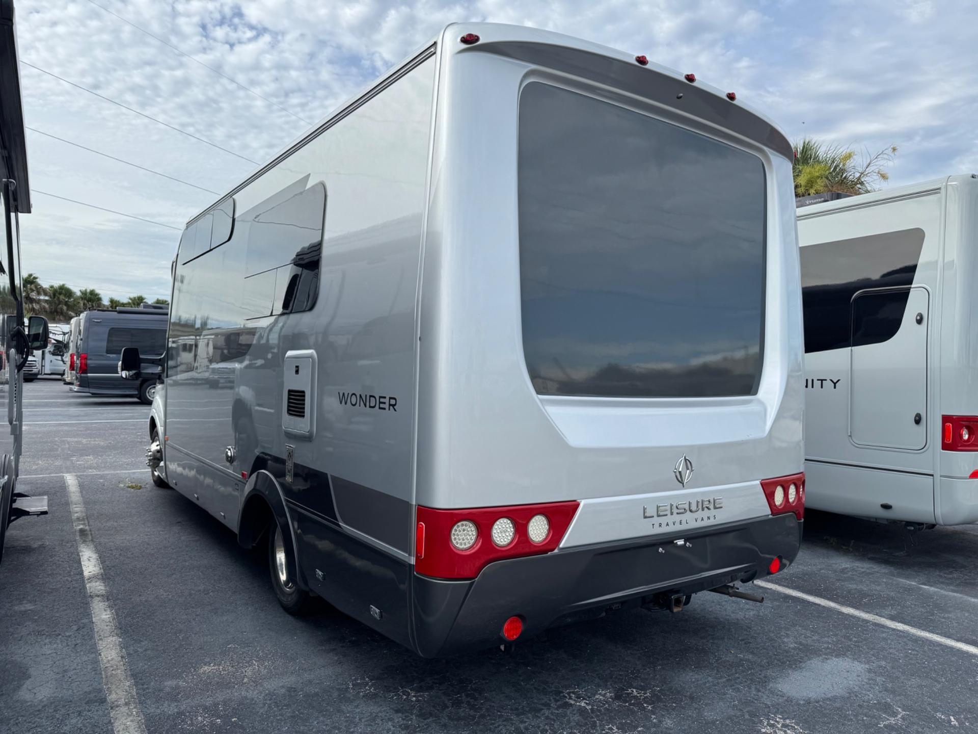 2017 Leisure Travel Vans 2017 Leisure Travel Vans Wonder - thumbnail 4