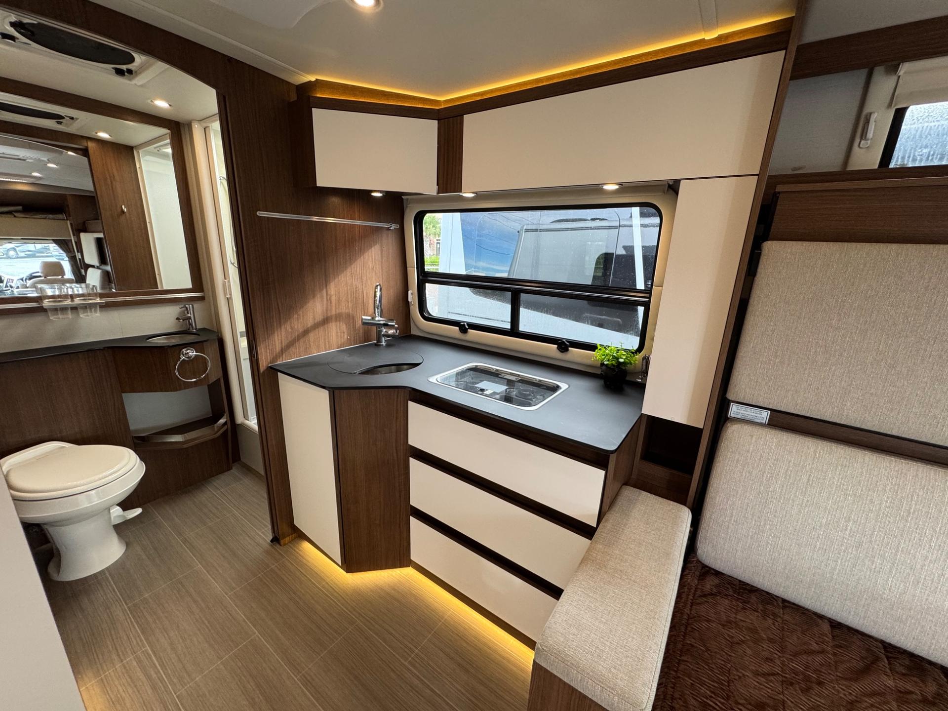 2017 Leisure Travel Vans 2017 Leisure Travel Vans Wonder - thumbnail 9