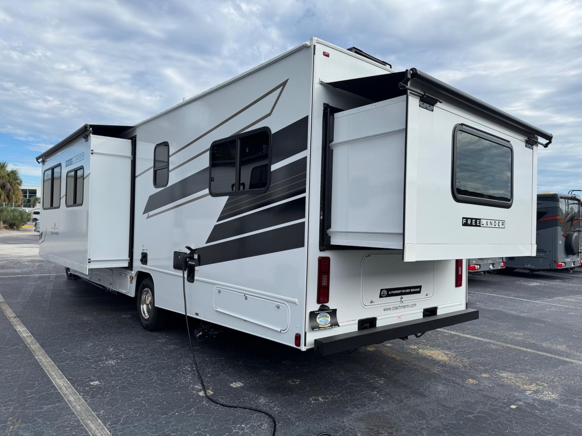 2027 Coachmen 2027 Coachmen Freelander - thumbnail 4