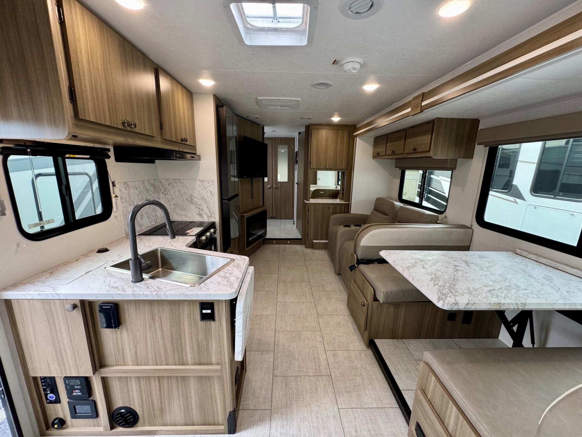 2027 Coachmen 2027 Coachmen Freelander - thumbnail 7