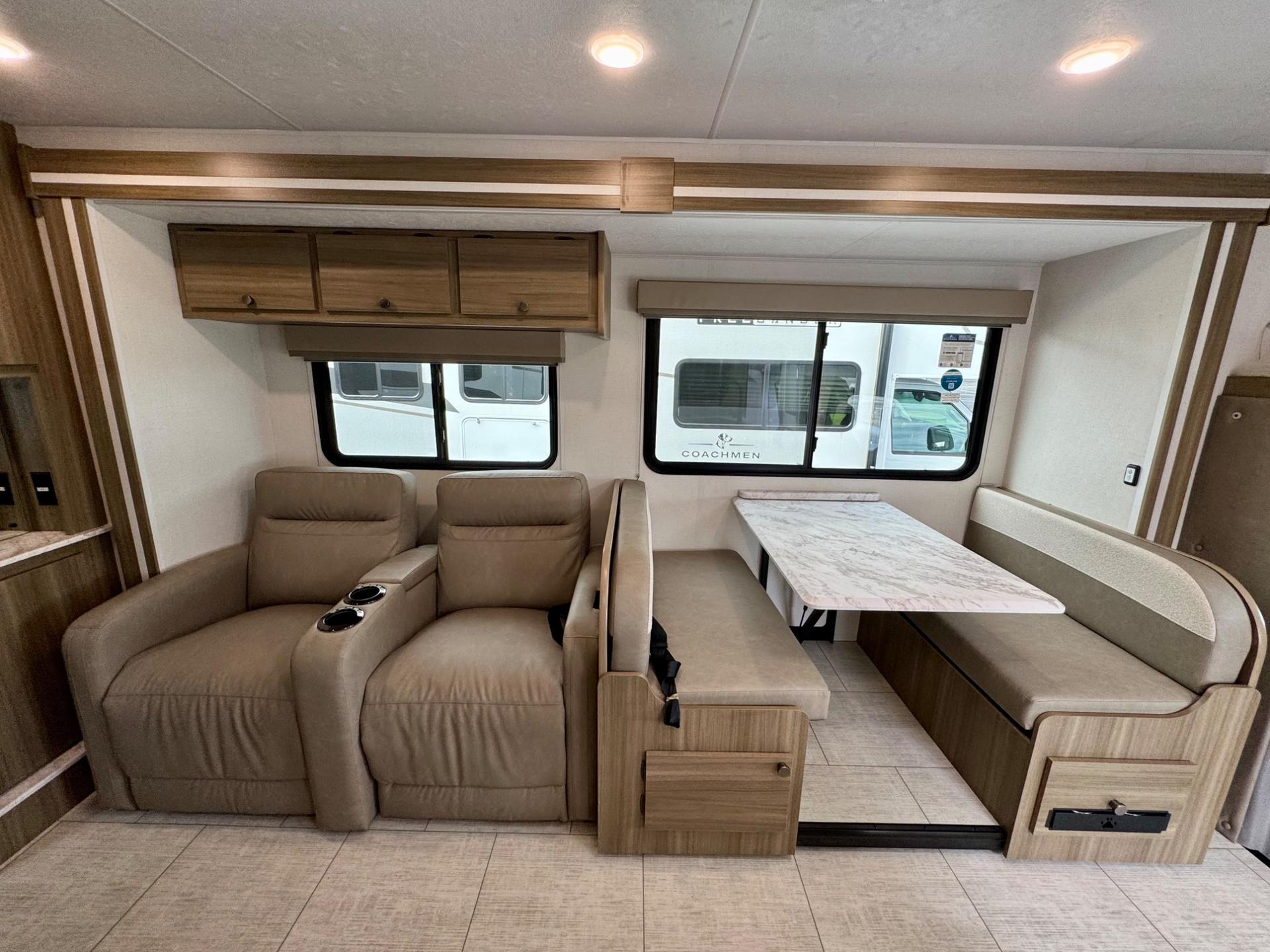 2027 Coachmen 2027 Coachmen Freelander - thumbnail 15