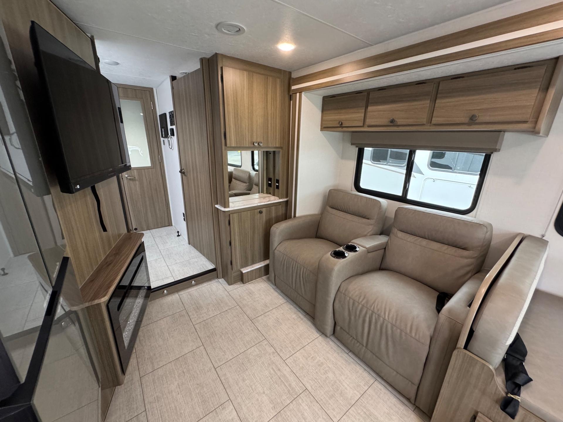 2027 Coachmen 2027 Coachmen Freelander - thumbnail 17