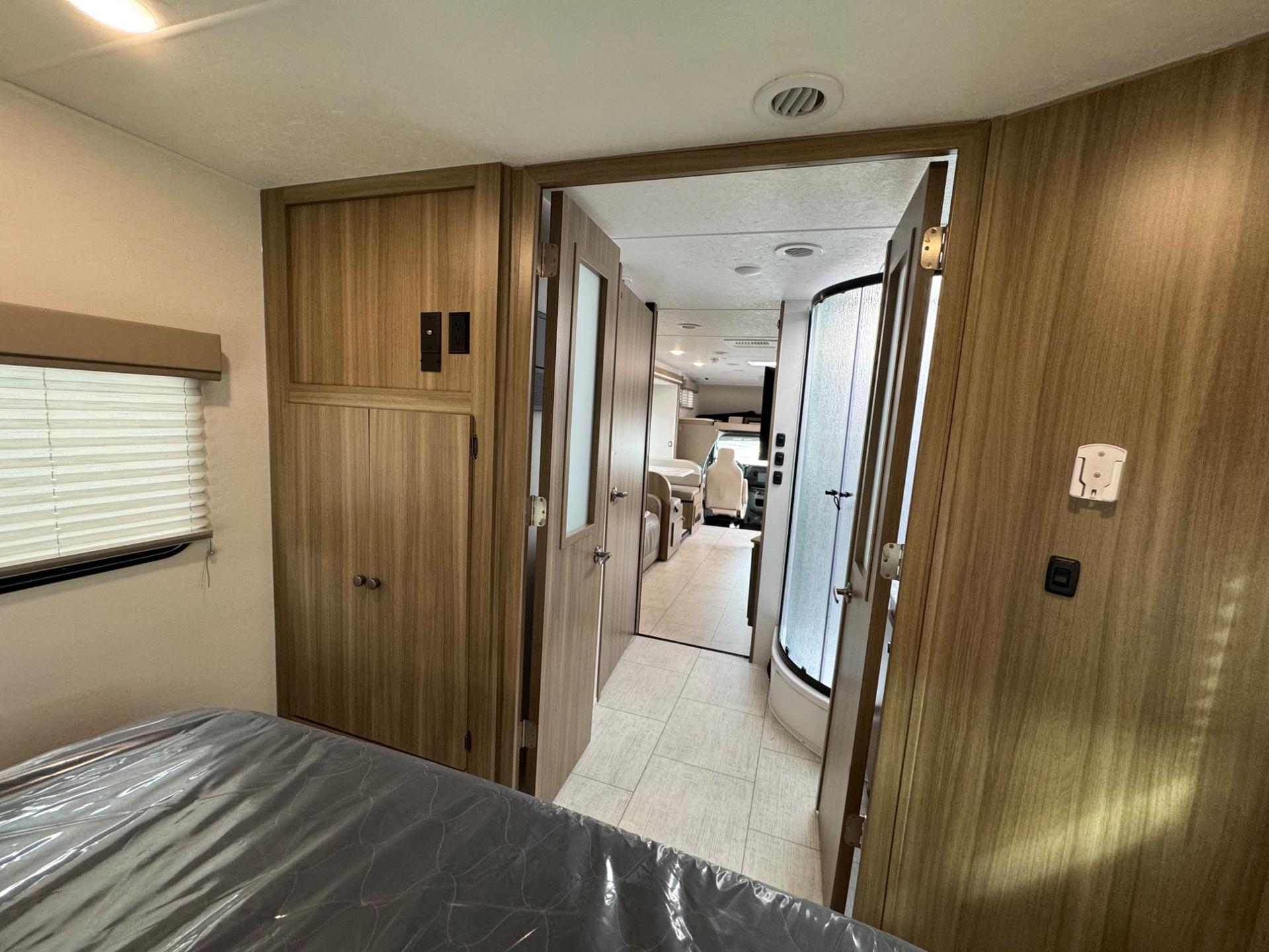 2027 Coachmen 2027 Coachmen Freelander - thumbnail 25