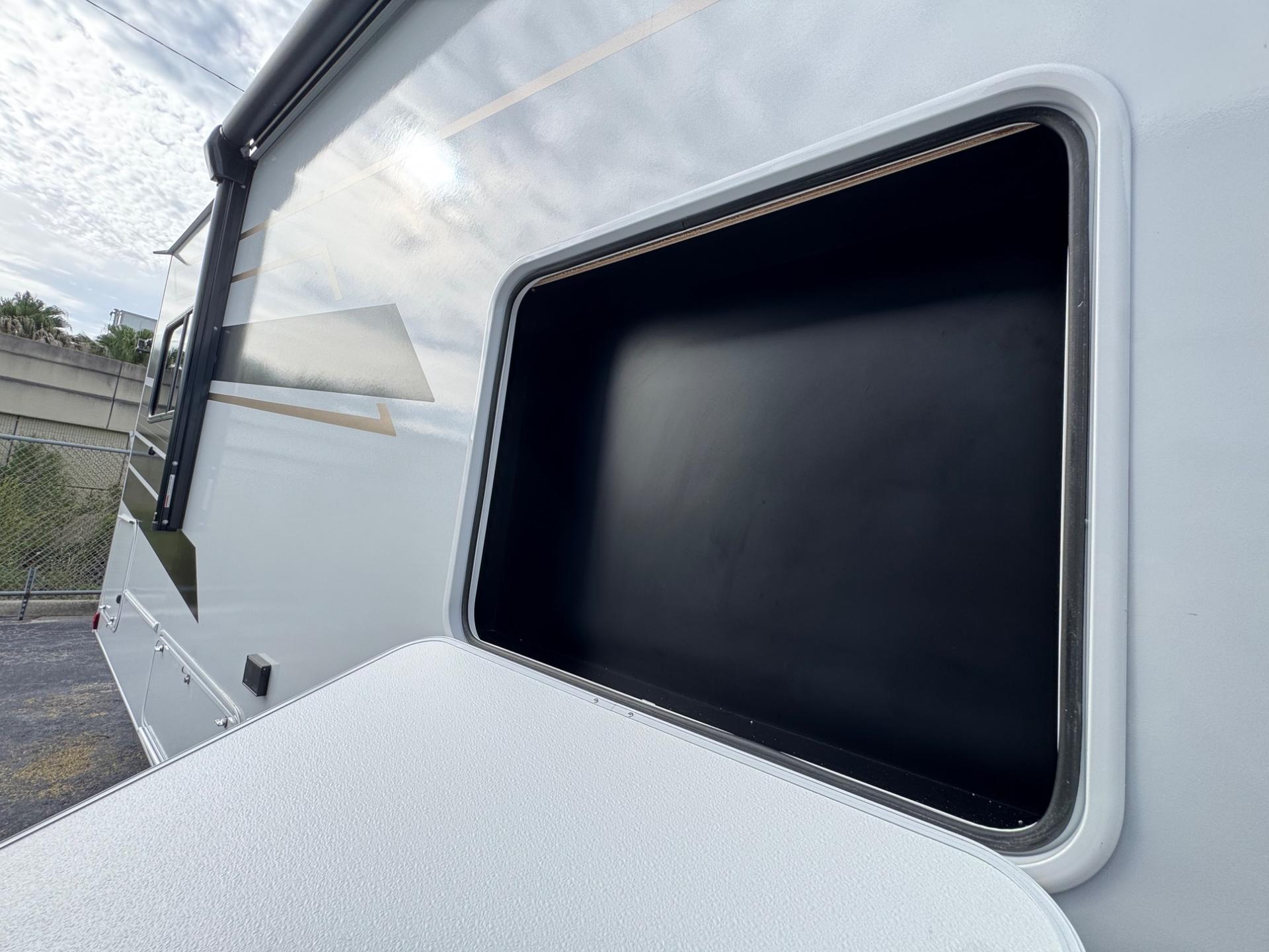 2027 Coachmen 2027 Coachmen Freelander - thumbnail 31