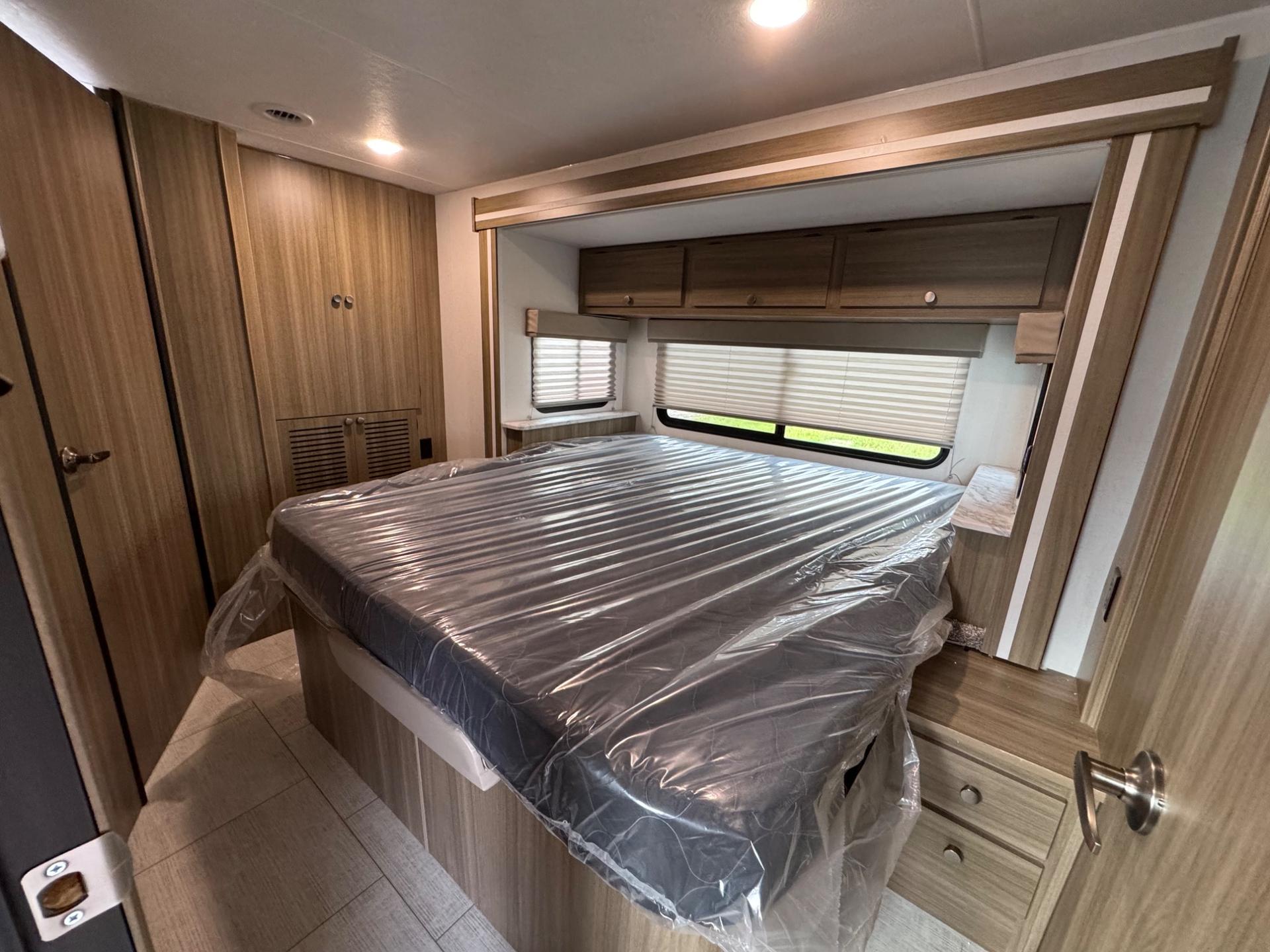 2027 Coachmen 2027 Coachmen Freelander - thumbnail 17