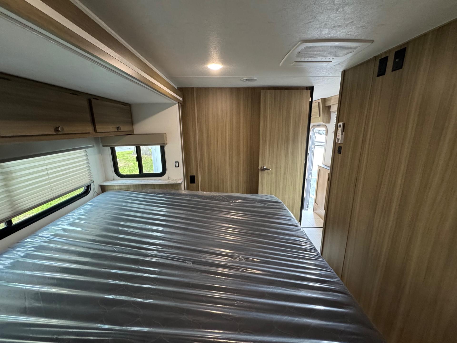 2027 Coachmen 2027 Coachmen Freelander - thumbnail 18