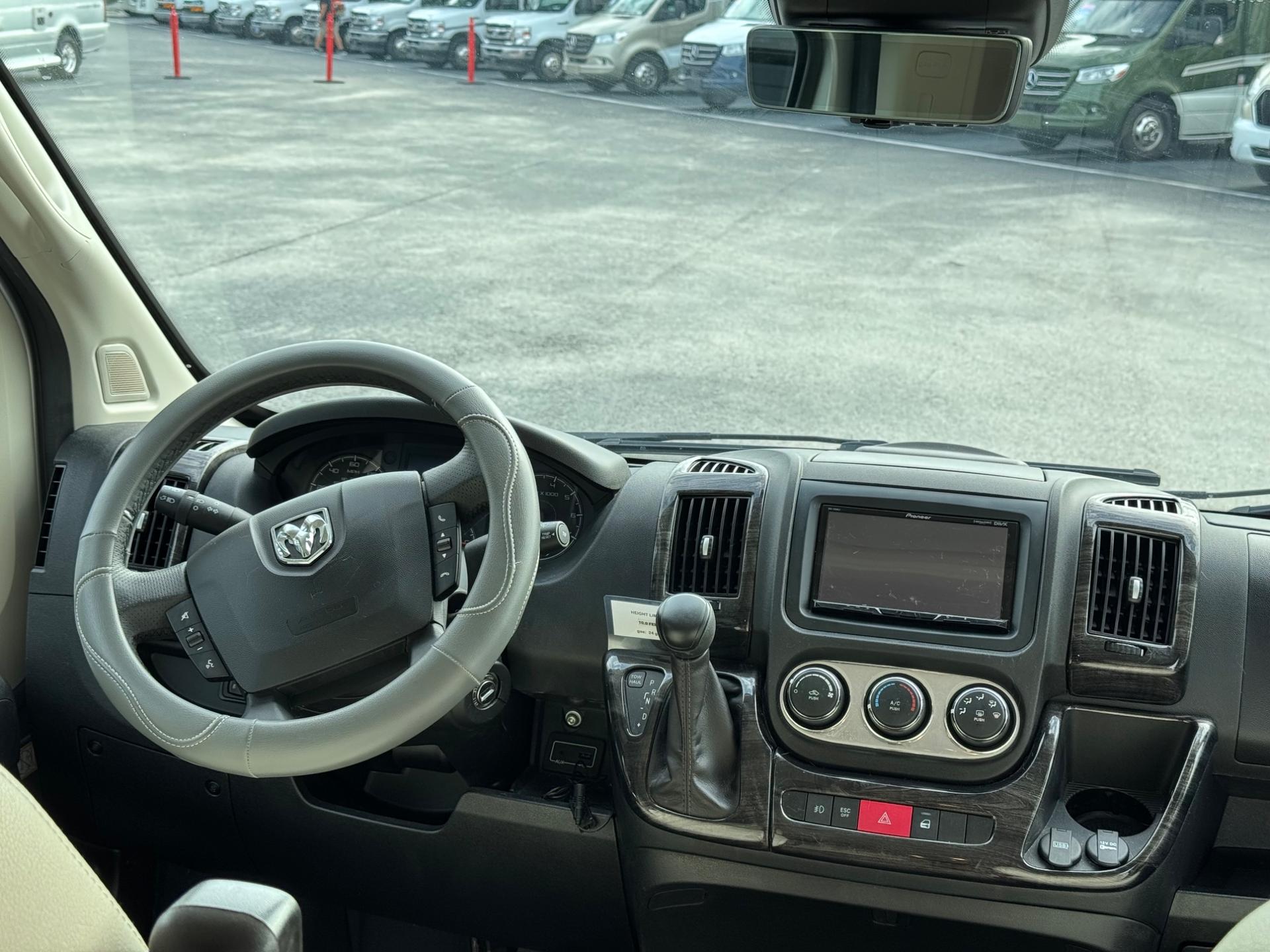 2022 Winnebago 2022 Winnebago Travato - thumbnail 6