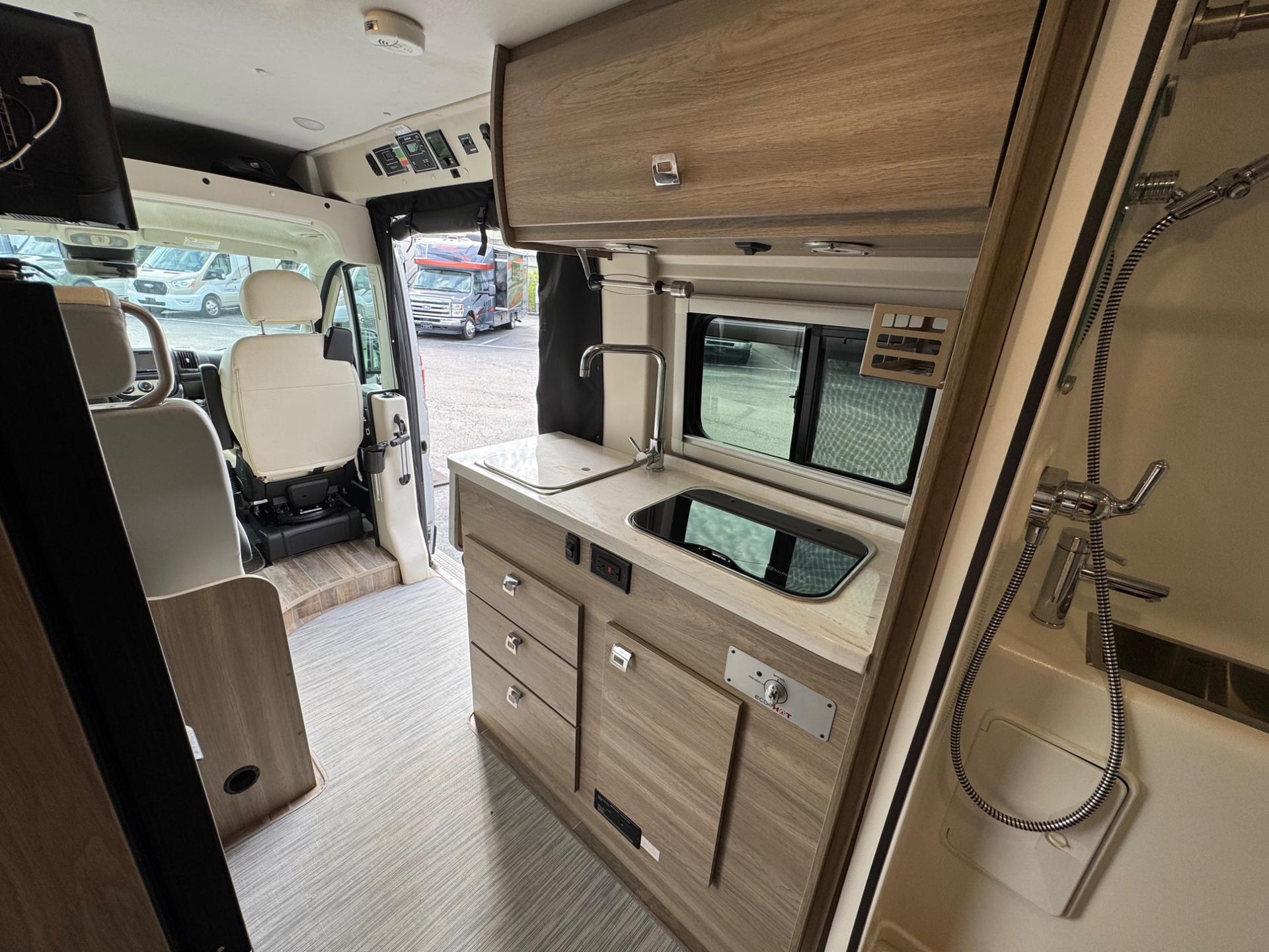 2022 Winnebago 2022 Winnebago Travato - thumbnail 9