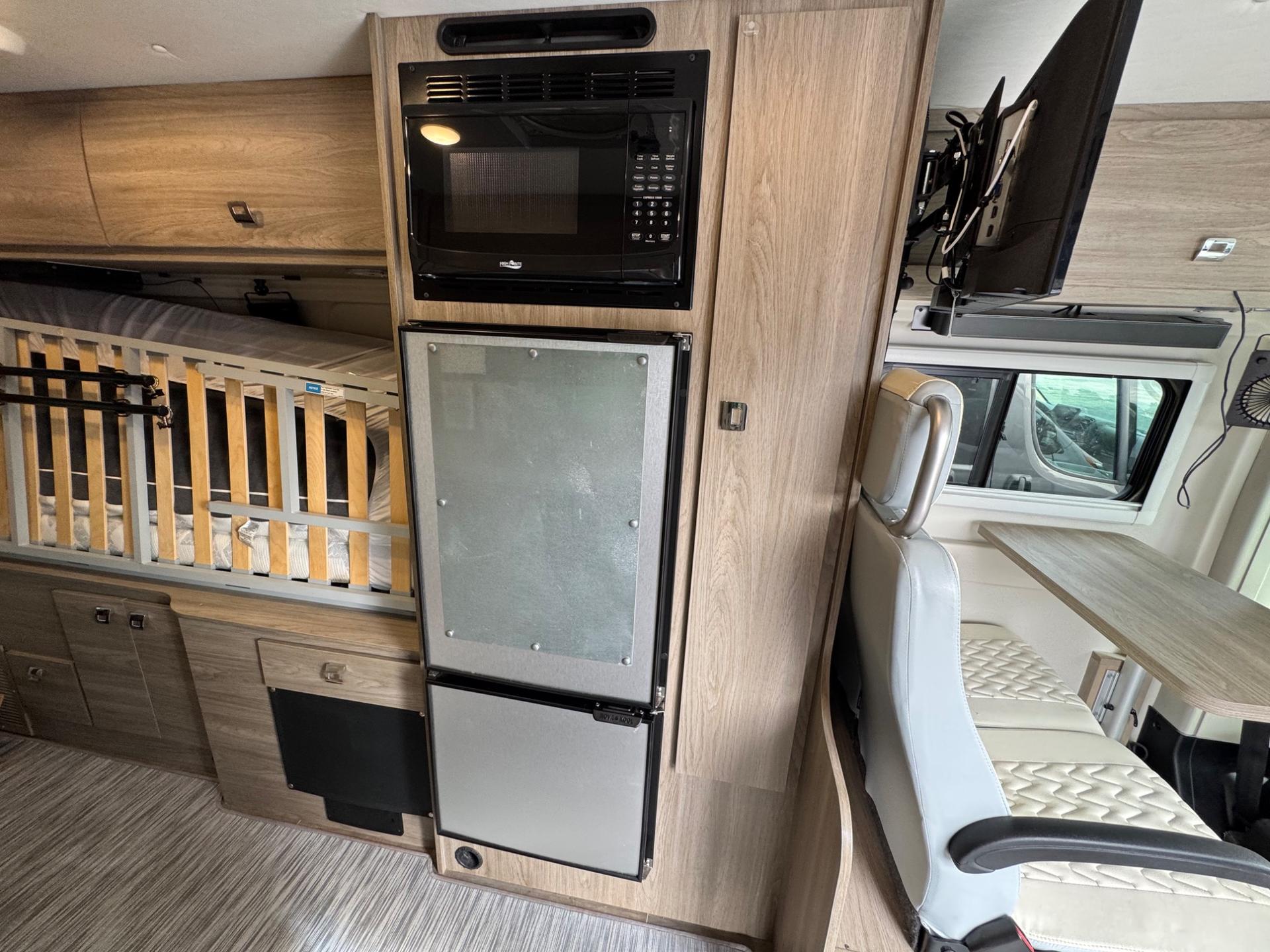 2022 Winnebago 2022 Winnebago Travato - thumbnail 12