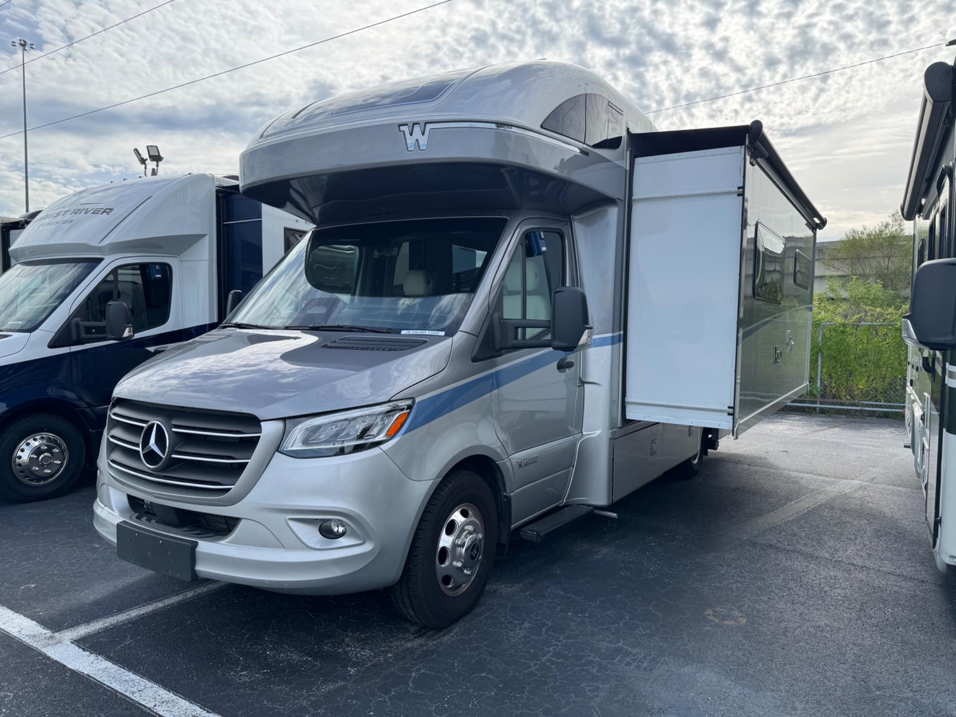 2026 Winnebago 2026 Winnebago View - thumbnail 3