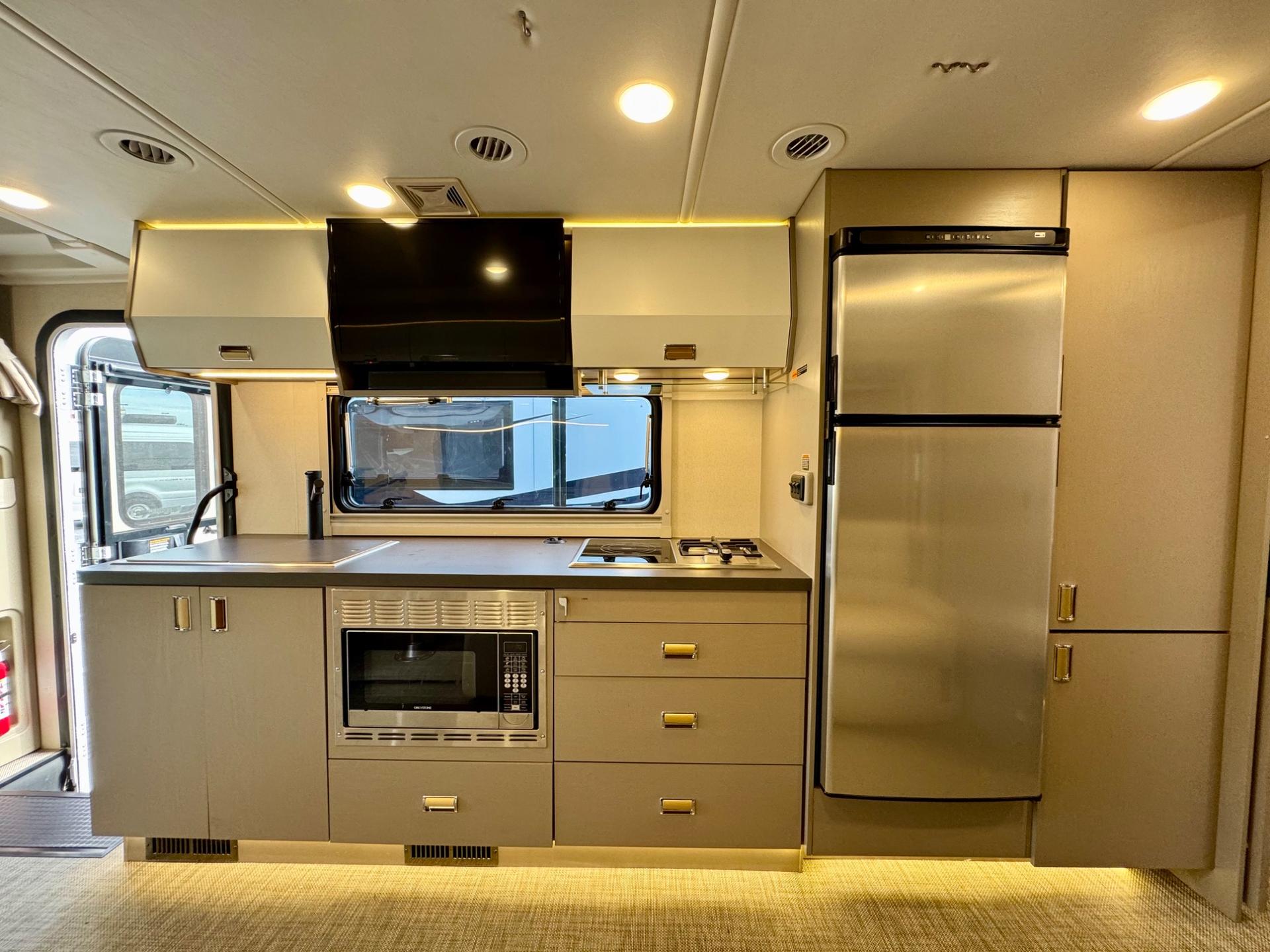 2026 Winnebago 2026 Winnebago View - thumbnail 9