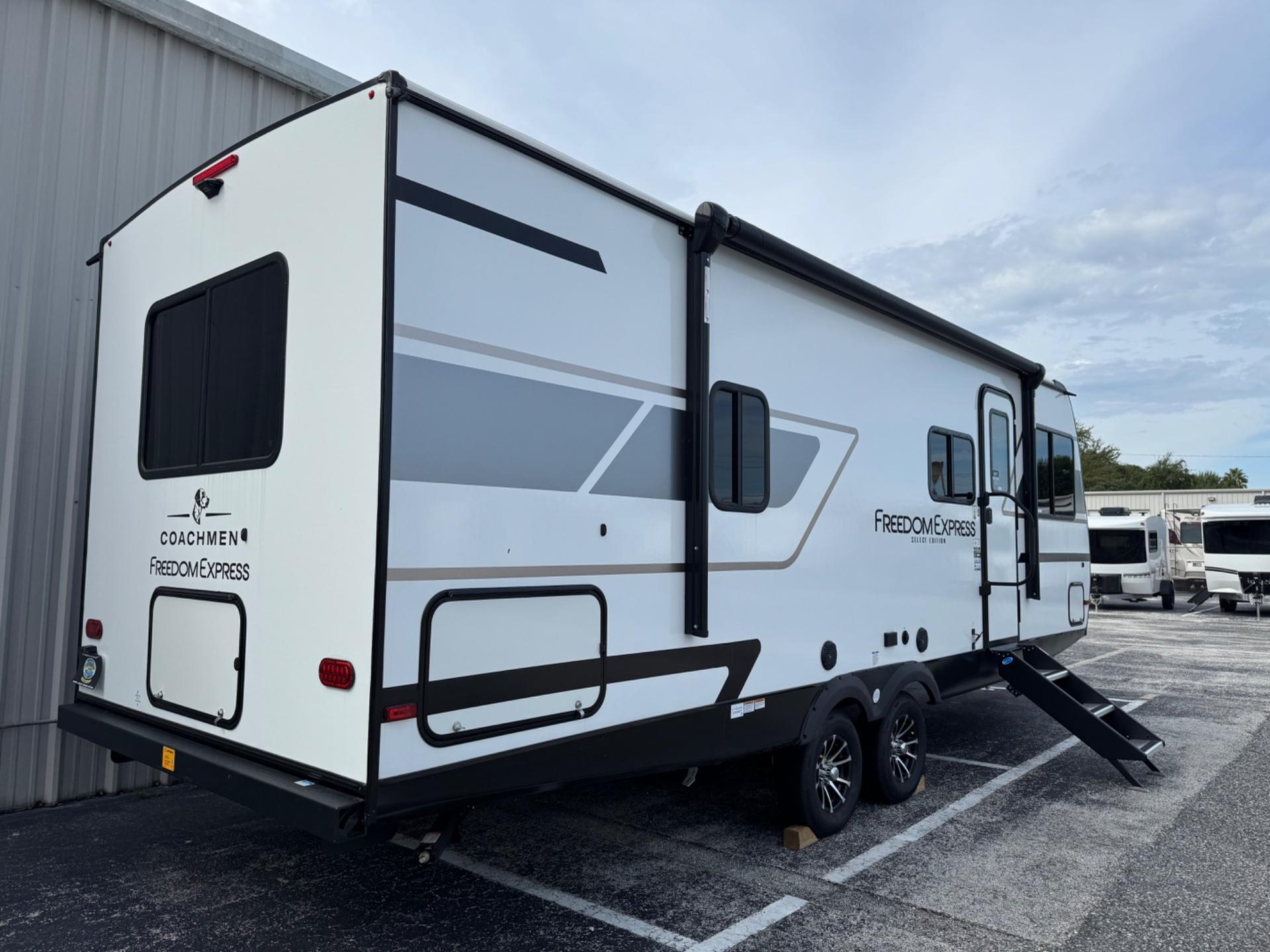 2027 Coachmen 2027 Coachmen Freedom Express Select - thumbnail 5