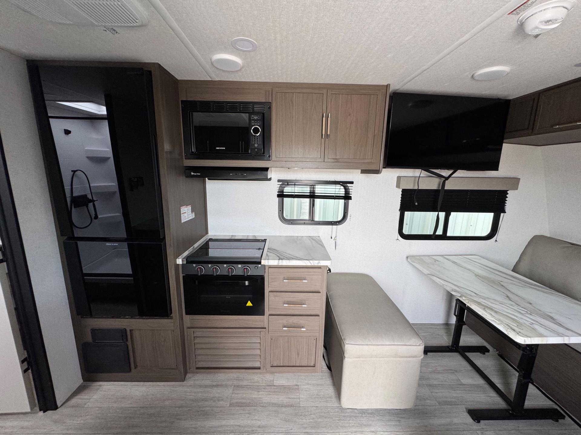 2027 Coachmen 2027 Coachmen Freedom Express Select - thumbnail 8