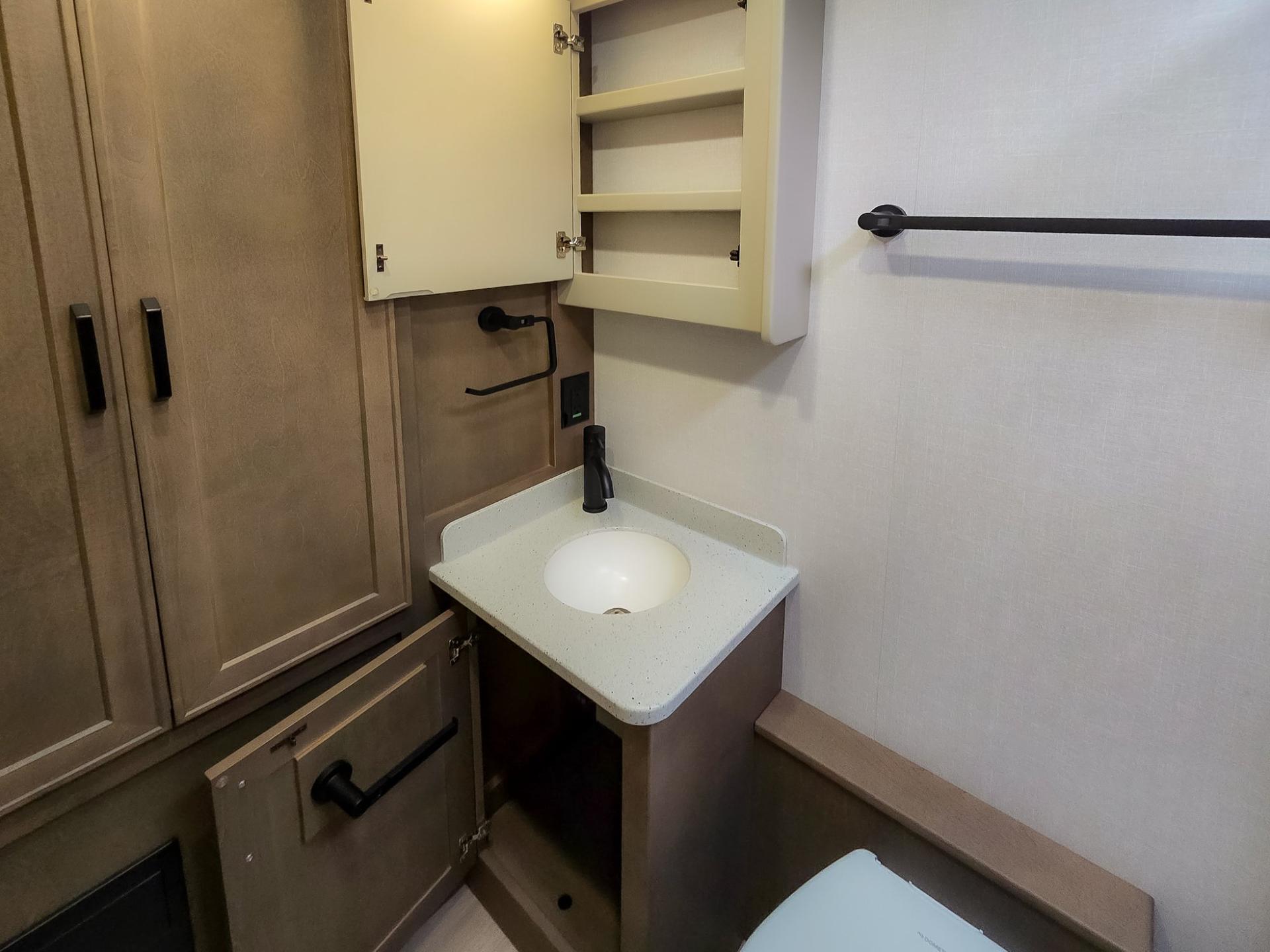 2027 Renegade RV 2027 Renegade RV Villagio - thumbnail 43