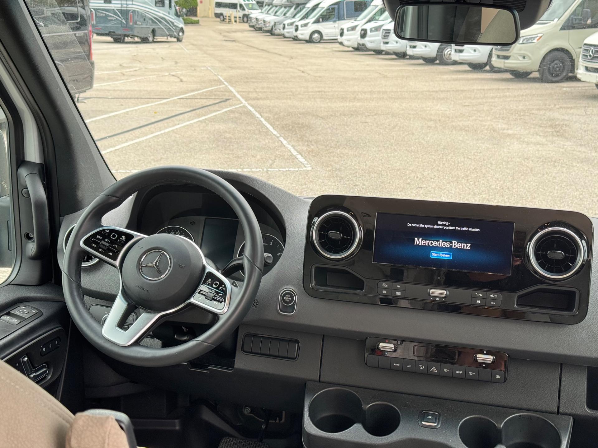 2025 COACHMEN 2025 COACHMEN GALLERIA - thumbnail 5