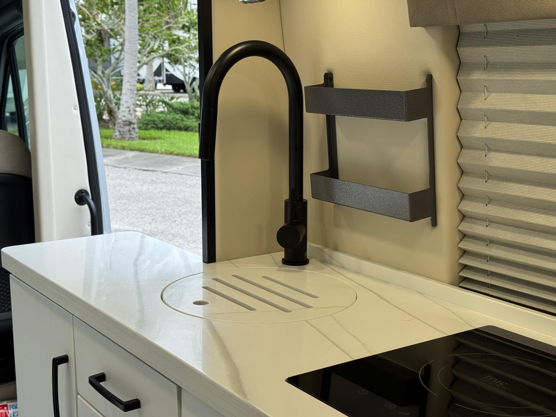 2025 COACHMEN 2025 COACHMEN GALLERIA - thumbnail 9