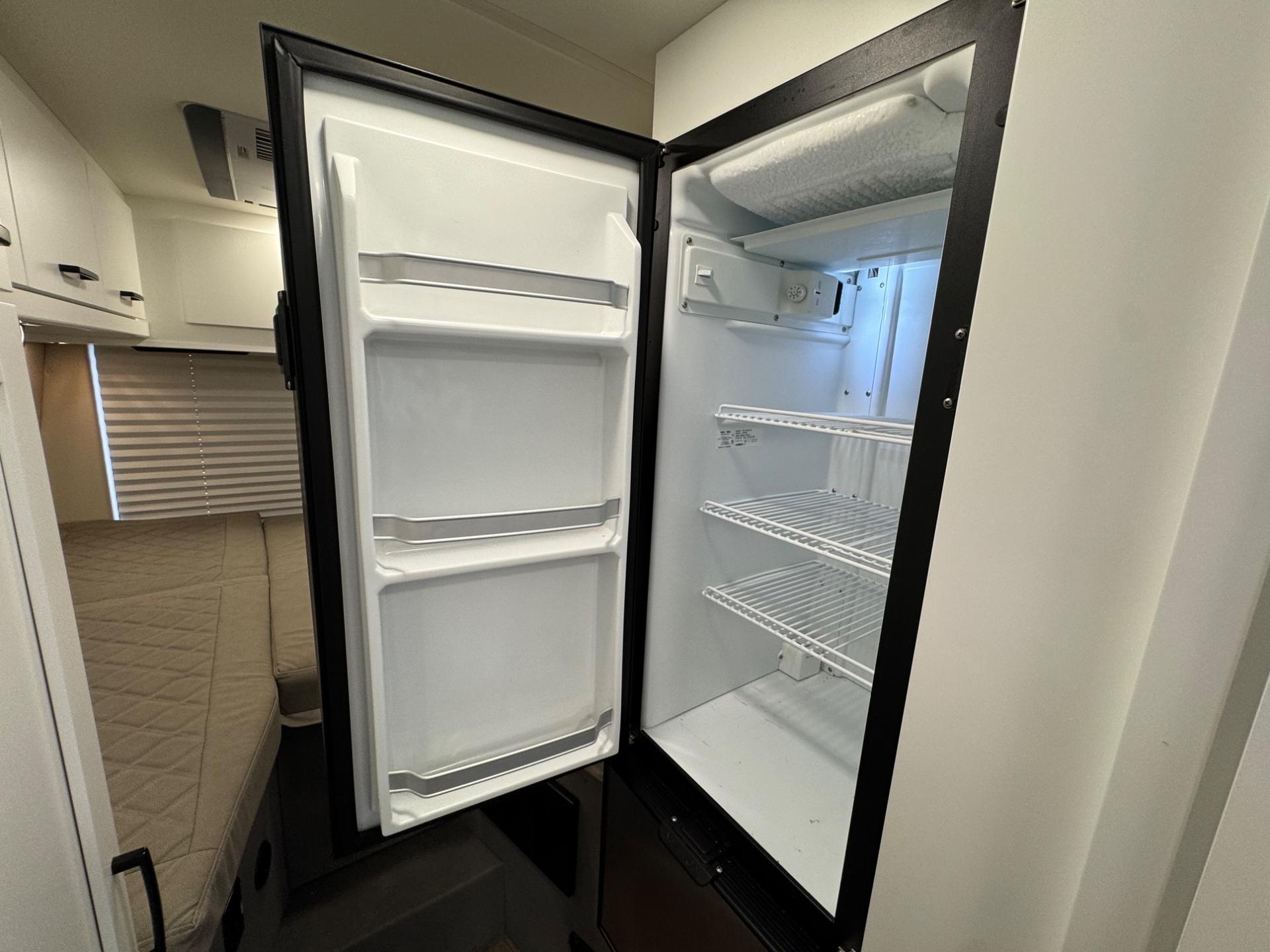 2025 COACHMEN 2025 COACHMEN GALLERIA - thumbnail 12
