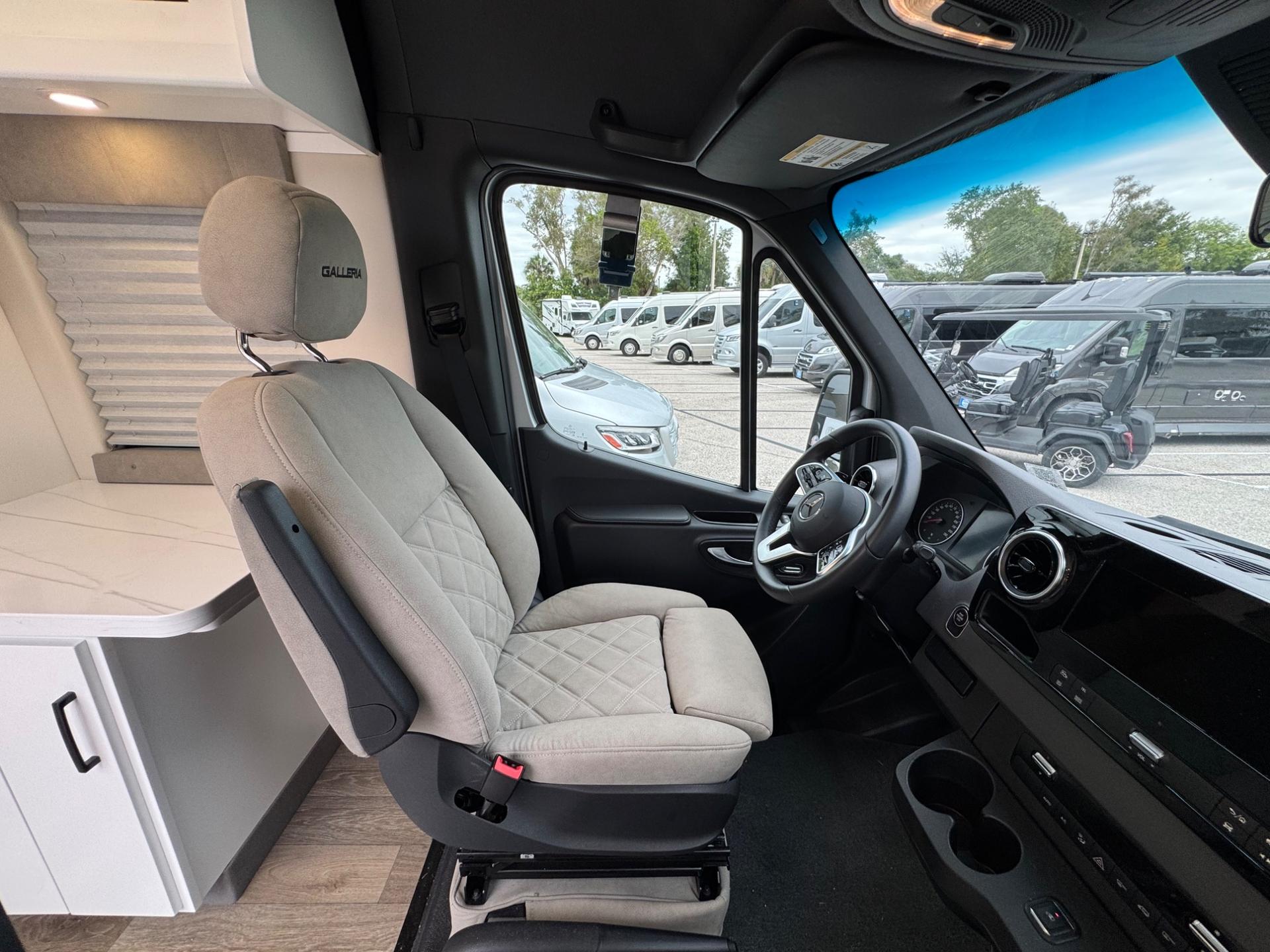 2025 COACHMEN 2025 COACHMEN GALLERIA - thumbnail 23