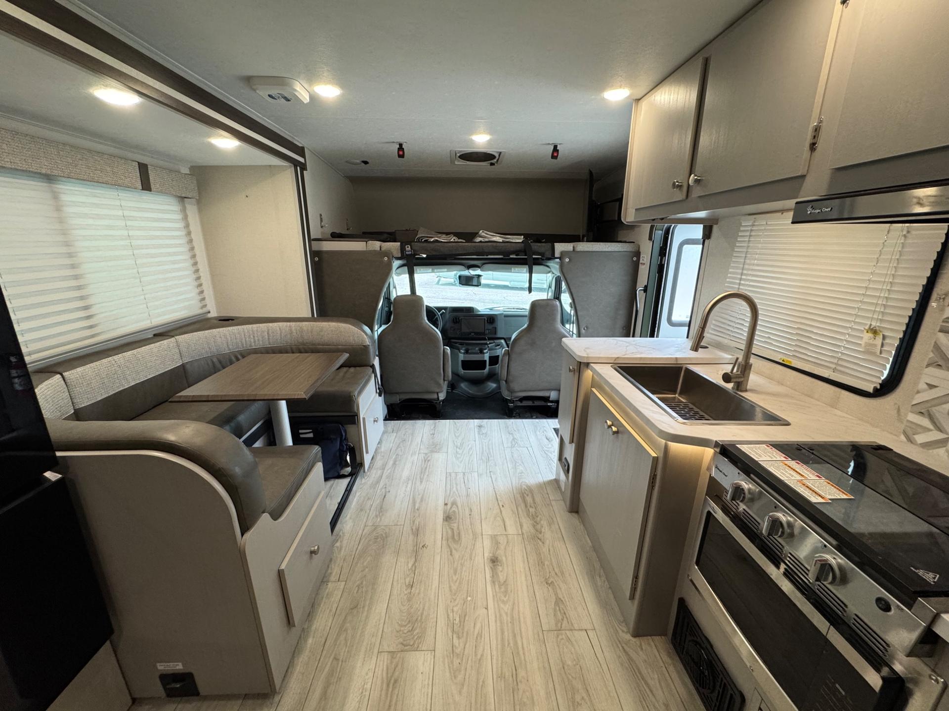 2025 Coachmen 2025 Coachmen Freelander - thumbnail 7