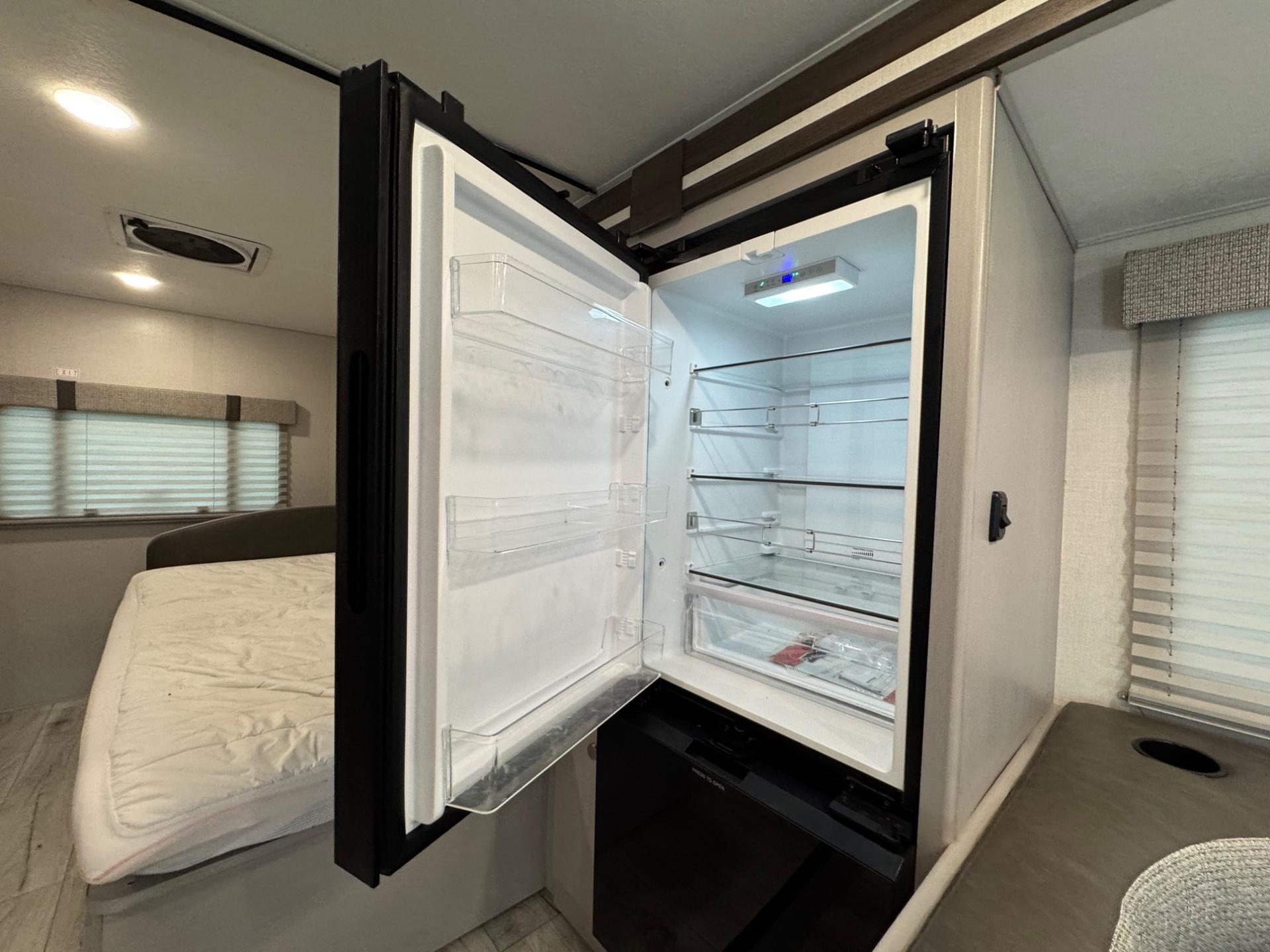 2025 Coachmen 2025 Coachmen Freelander - thumbnail 12