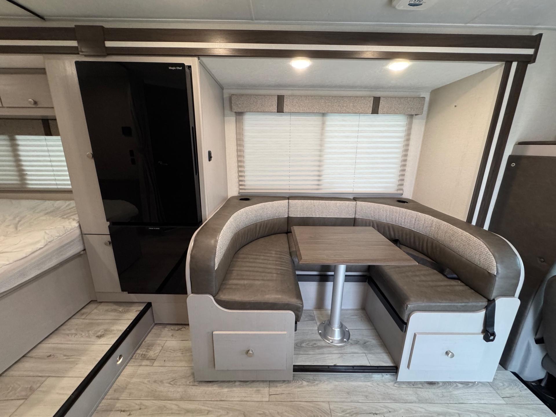 2025 Coachmen 2025 Coachmen Freelander - thumbnail 13