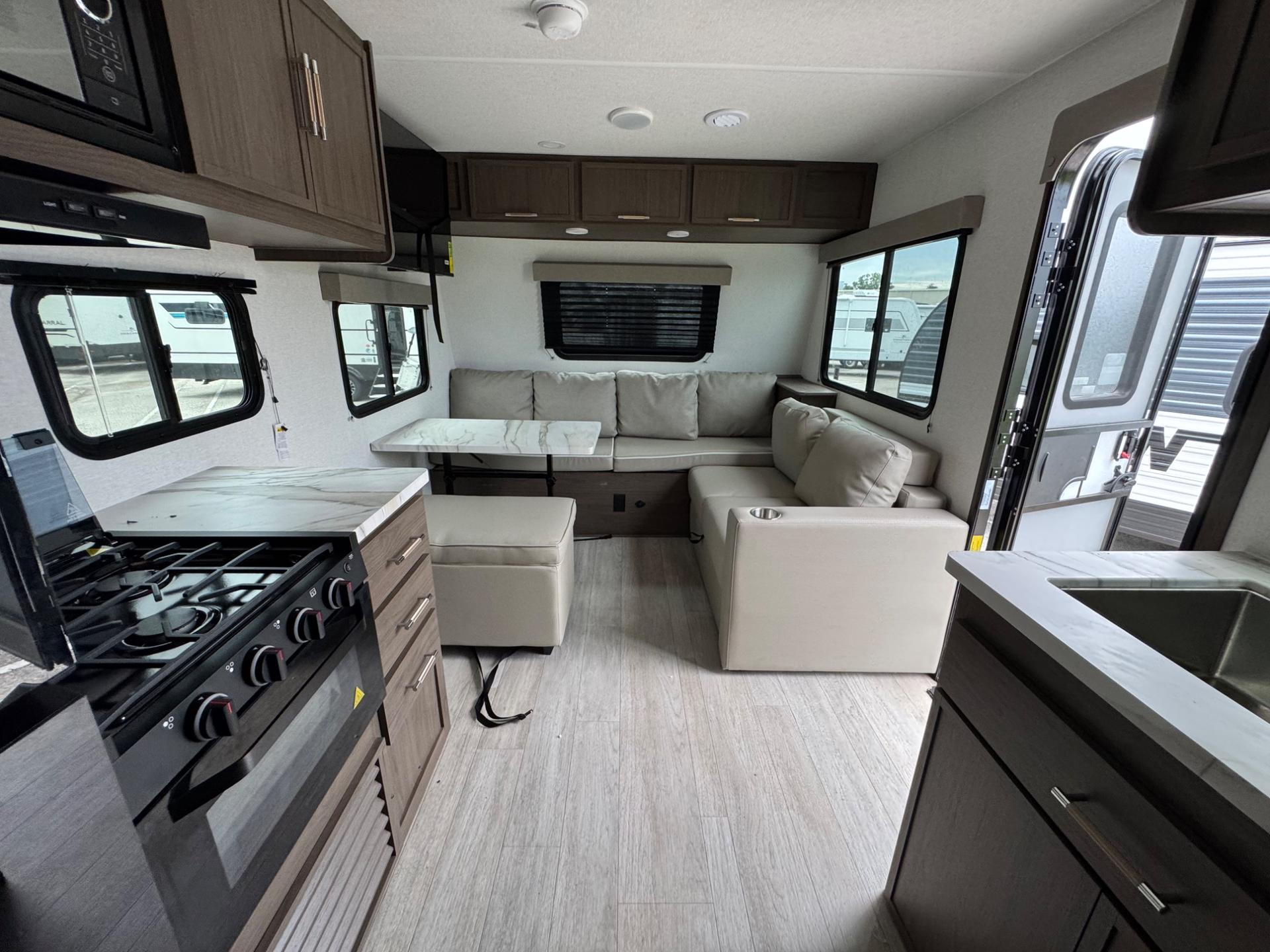 2027 Coachmen 2027 Coachmen Freedom Express Select - thumbnail 7