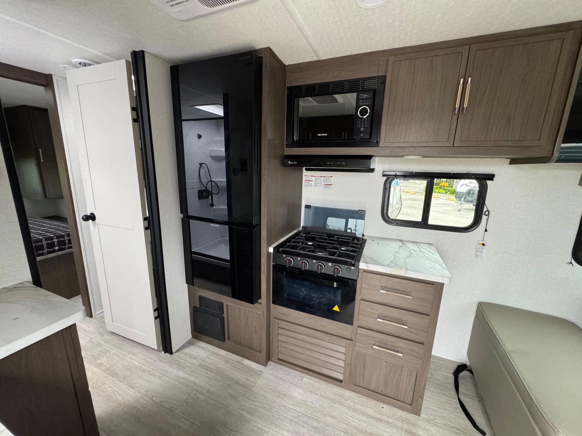 2027 Coachmen 2027 Coachmen Freedom Express Select - thumbnail 9