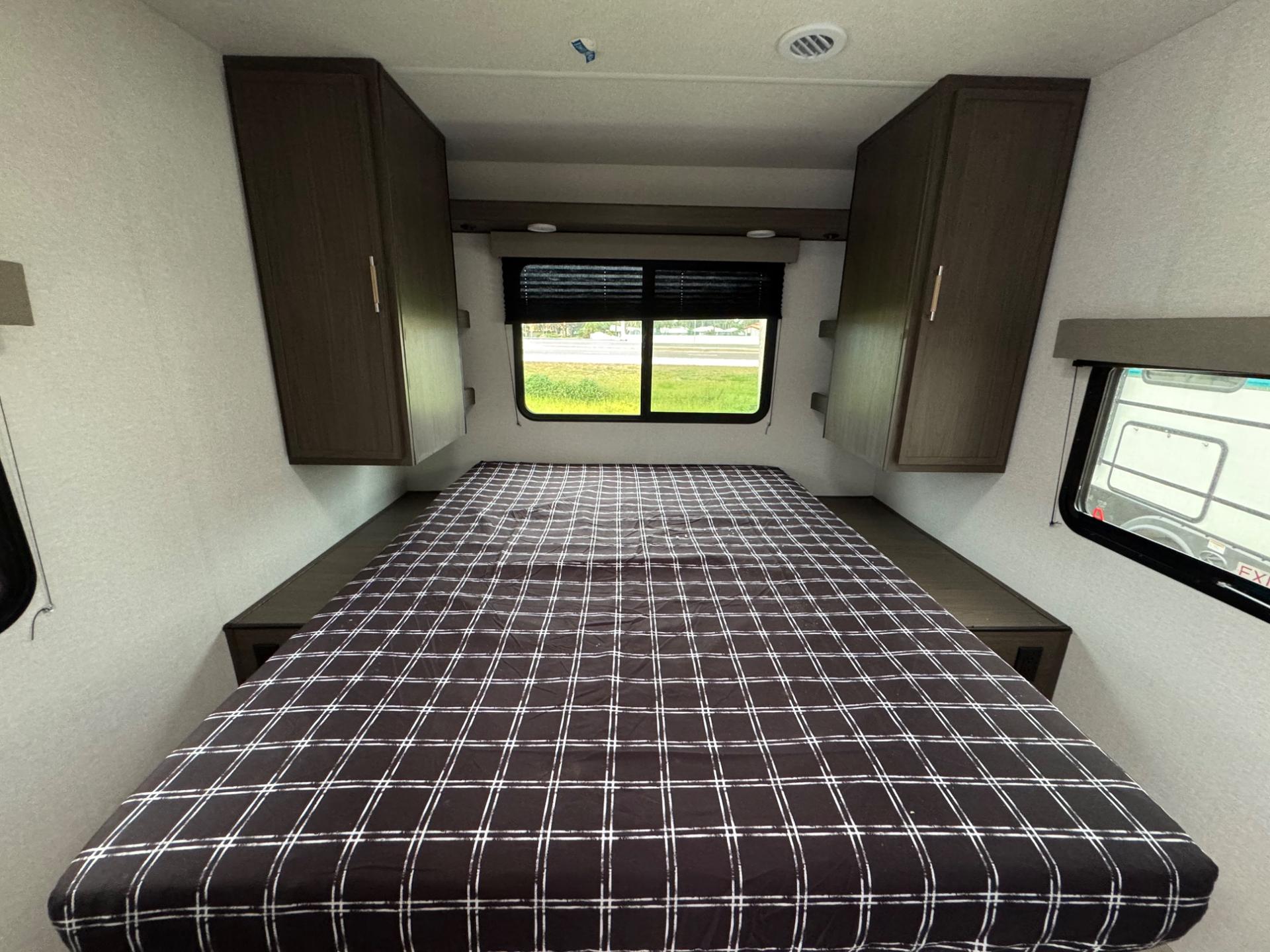 2027 Coachmen 2027 Coachmen Freedom Express Select - thumbnail 16