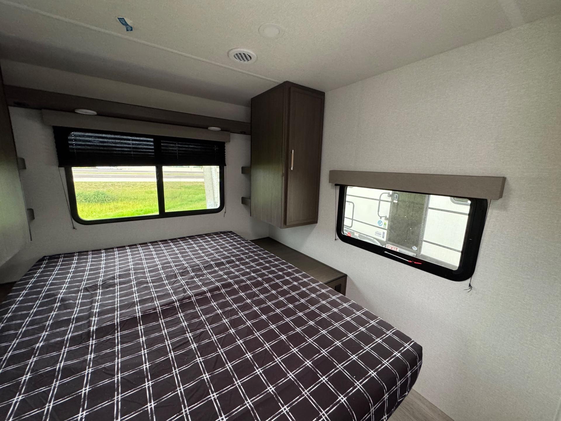 2027 Coachmen 2027 Coachmen Freedom Express Select - thumbnail 17