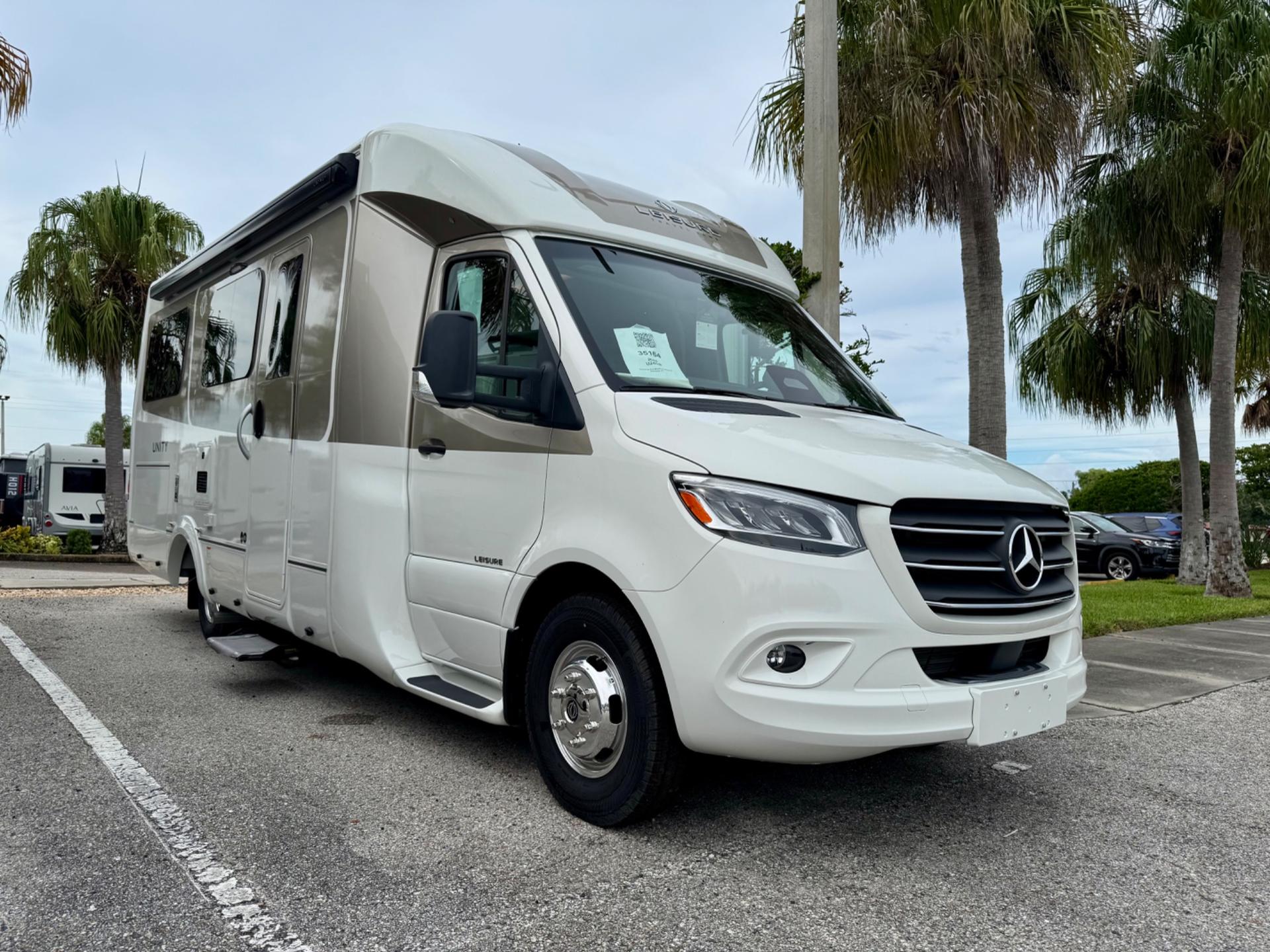 2026 Leisure Travel Vans Unity 24CB