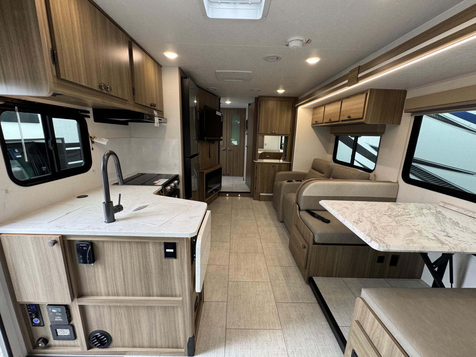 2027 Coachmen 2027 Coachmen Freelander - thumbnail 7