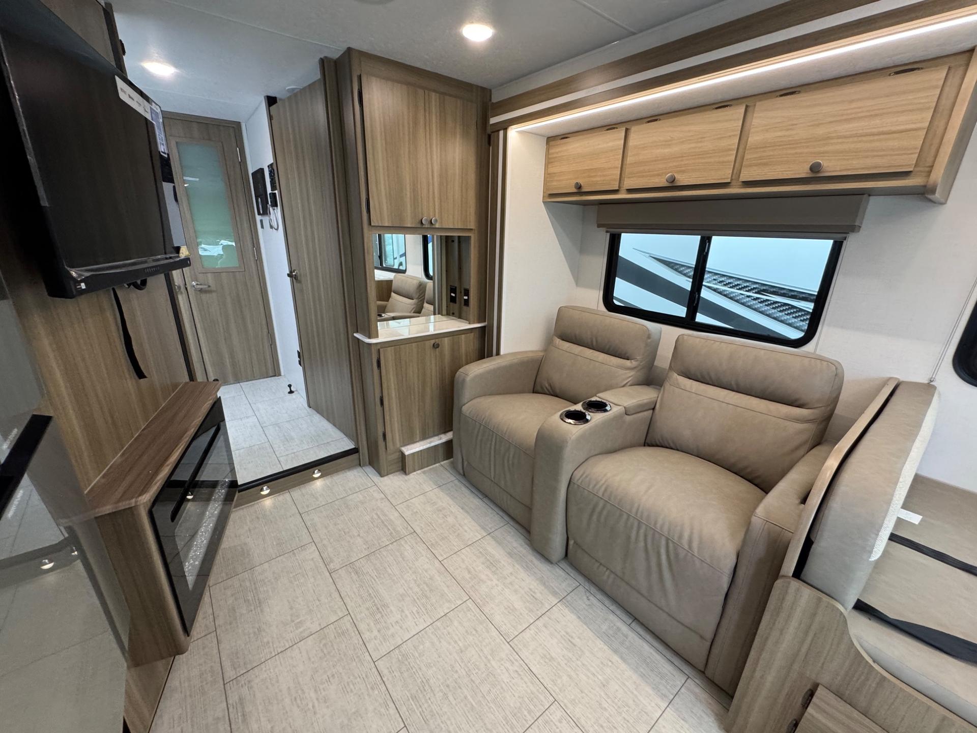 2027 Coachmen 2027 Coachmen Freelander - thumbnail 16