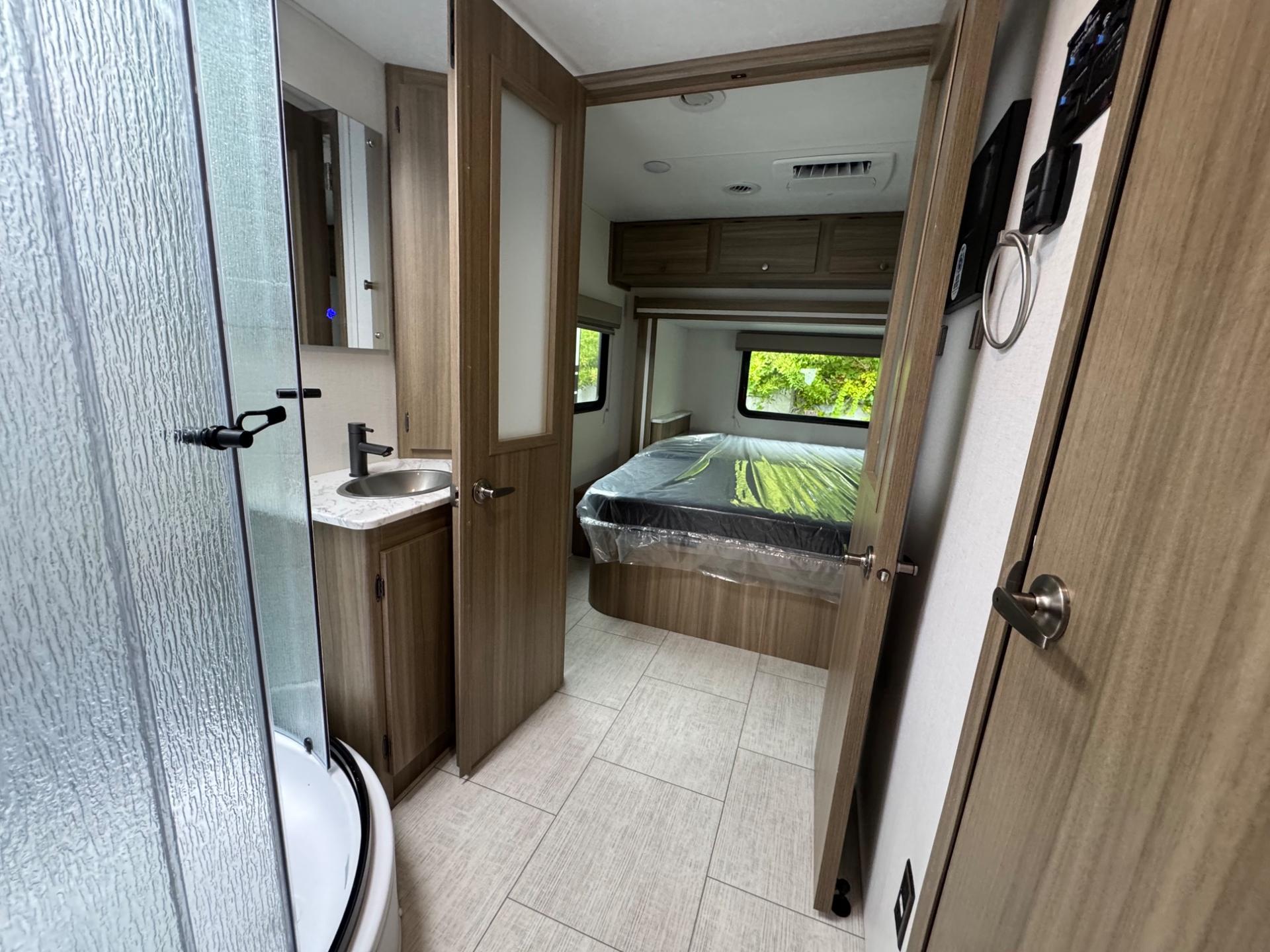 2027 Coachmen 2027 Coachmen Freelander - thumbnail 19