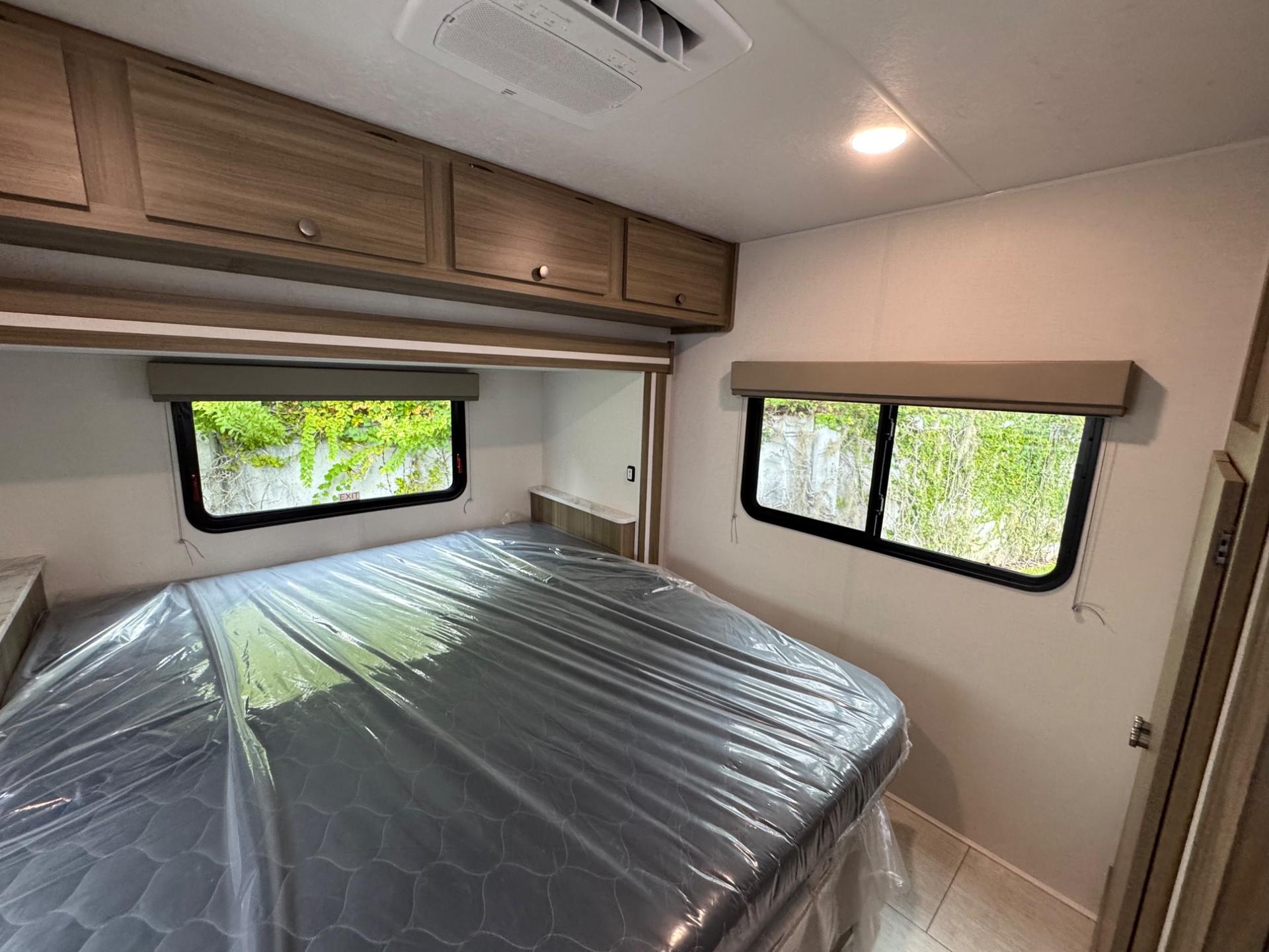 2027 Coachmen 2027 Coachmen Freelander - thumbnail 21